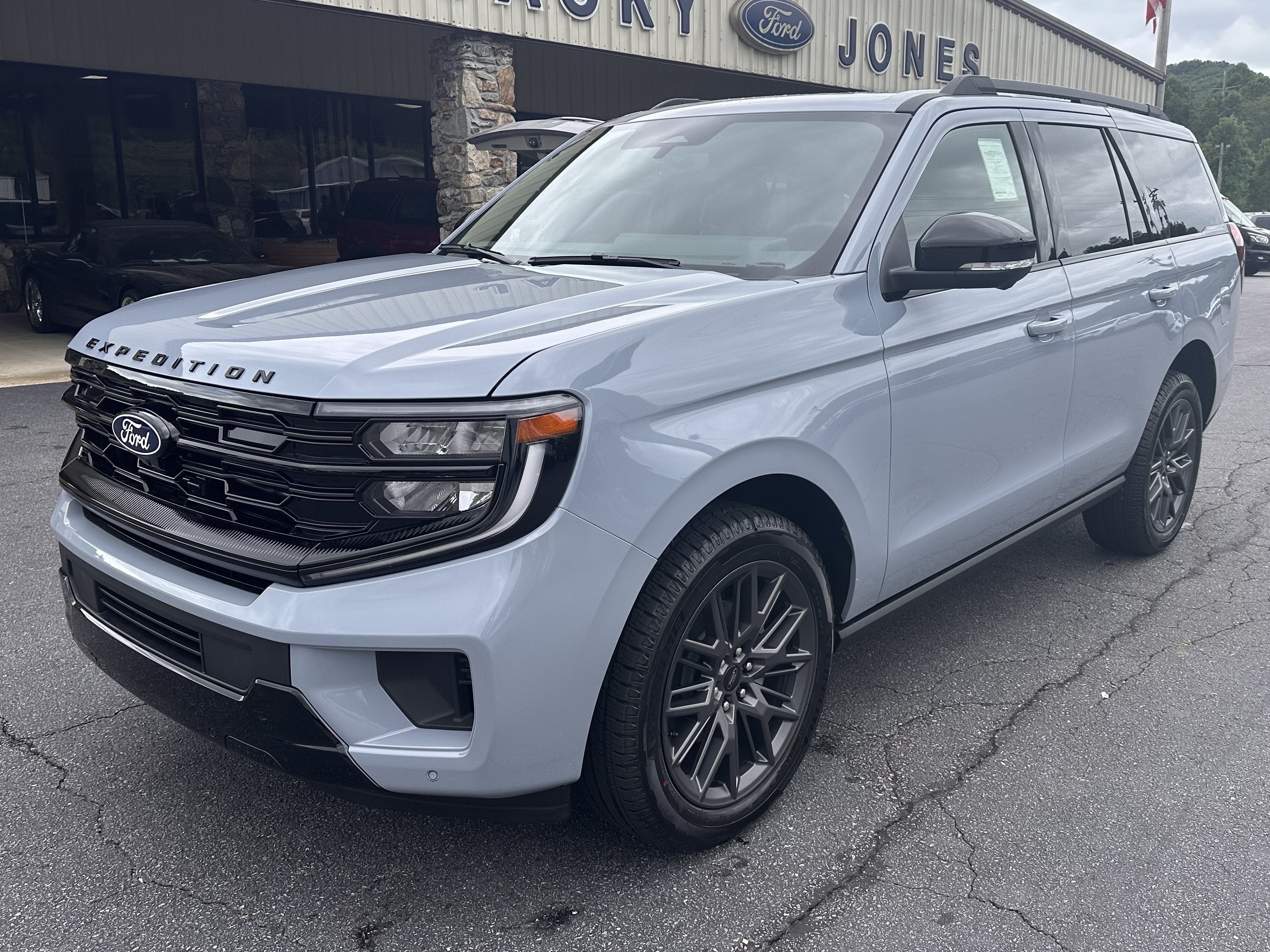 2027 Ford Expedition Platinum