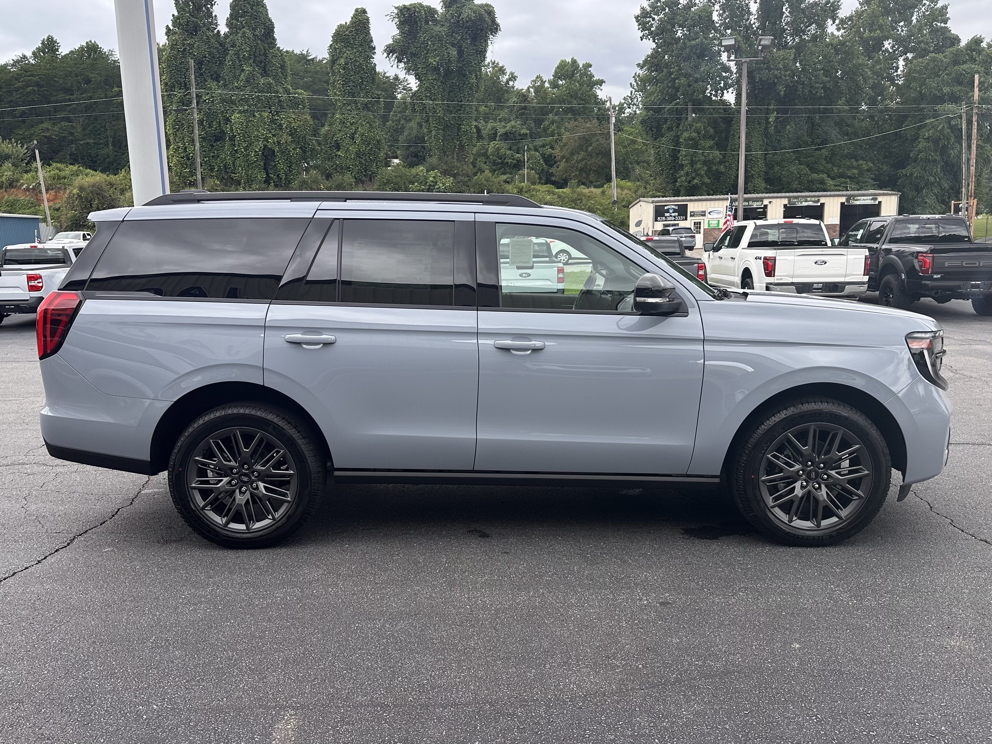 2027 Ford Expedition Platinum