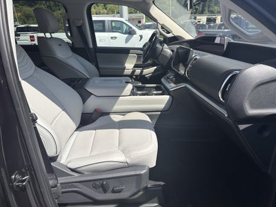 2025 Ford Expedition Platinum