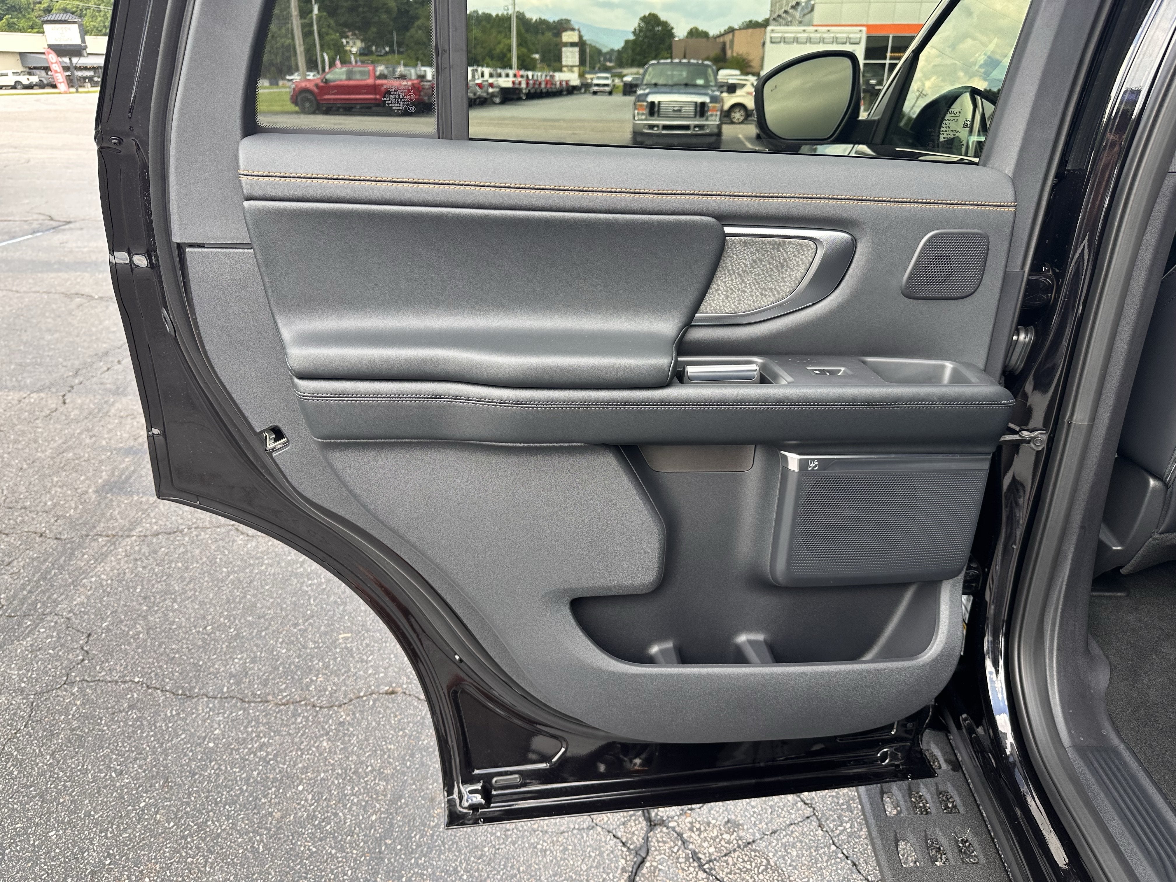 2027 Ford Expedition Tremor