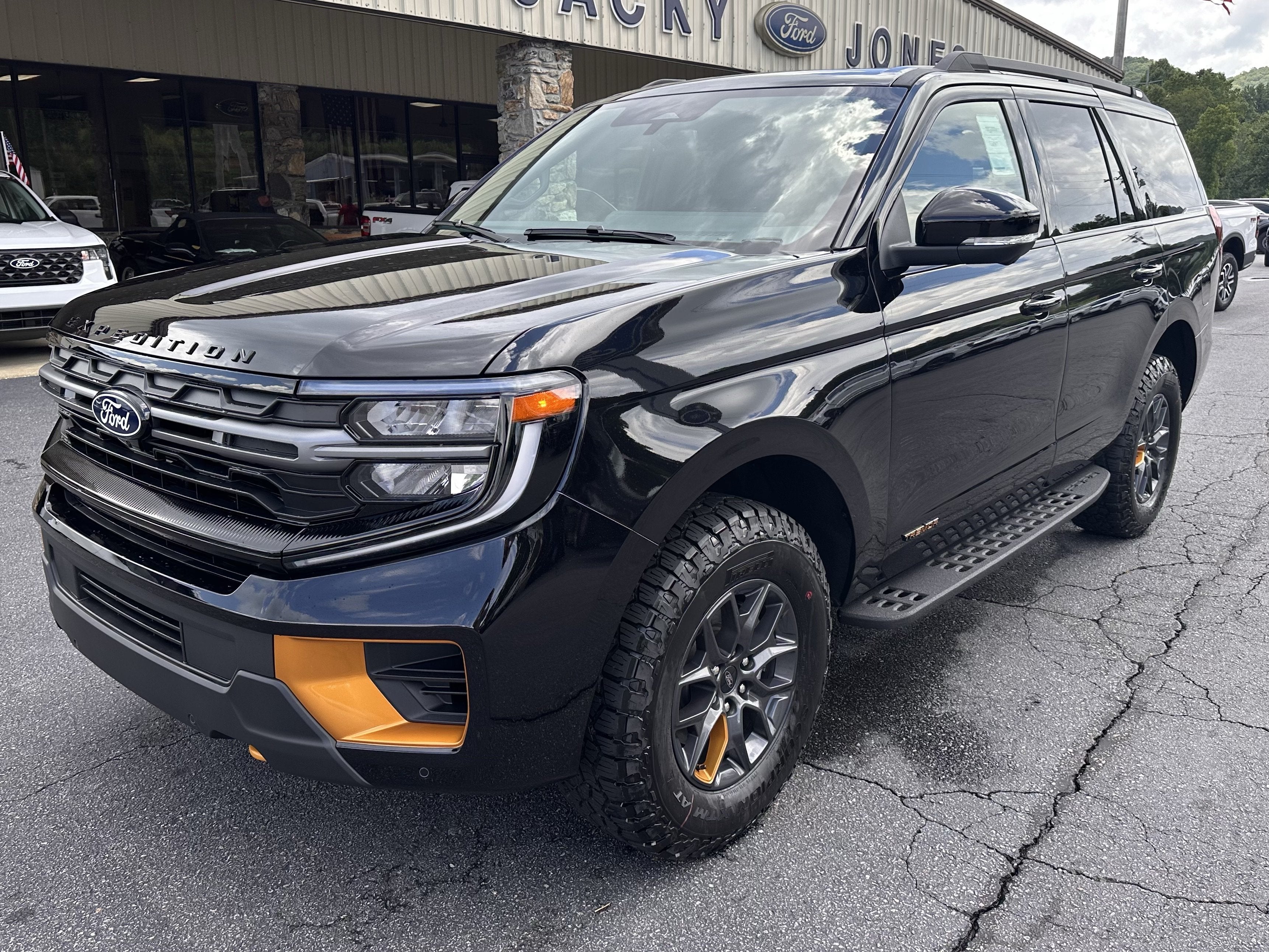 2027 Ford Expedition Tremor