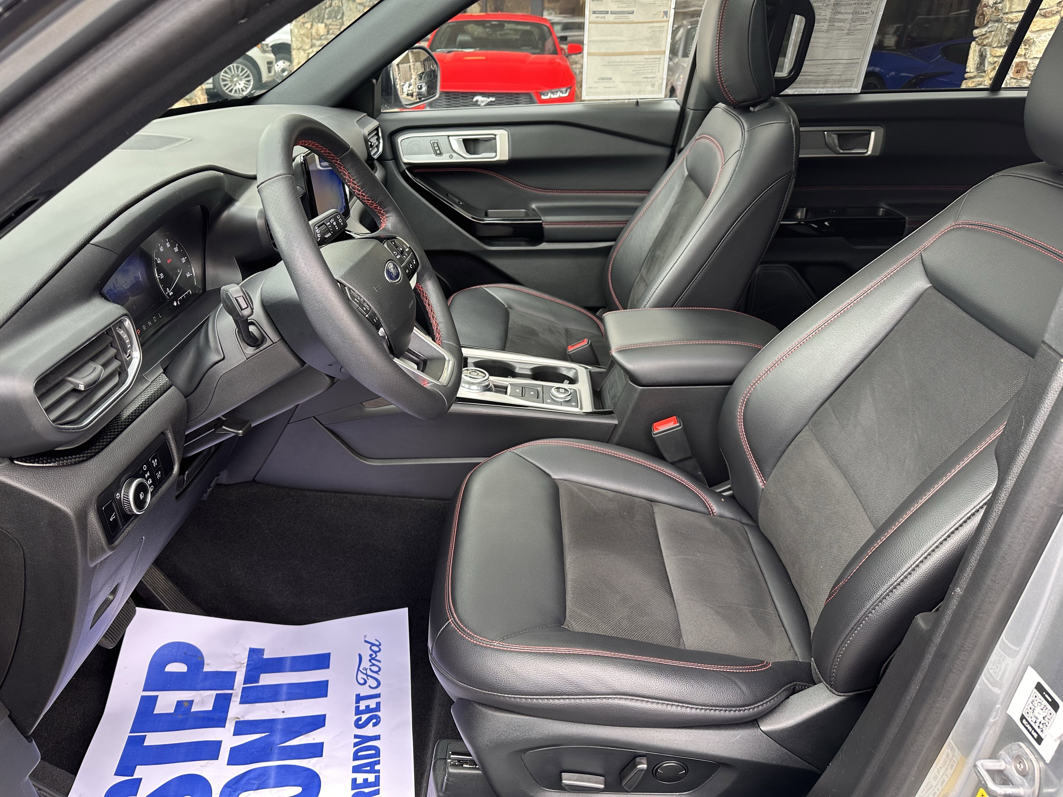 2023 Ford Explorer ST-Line