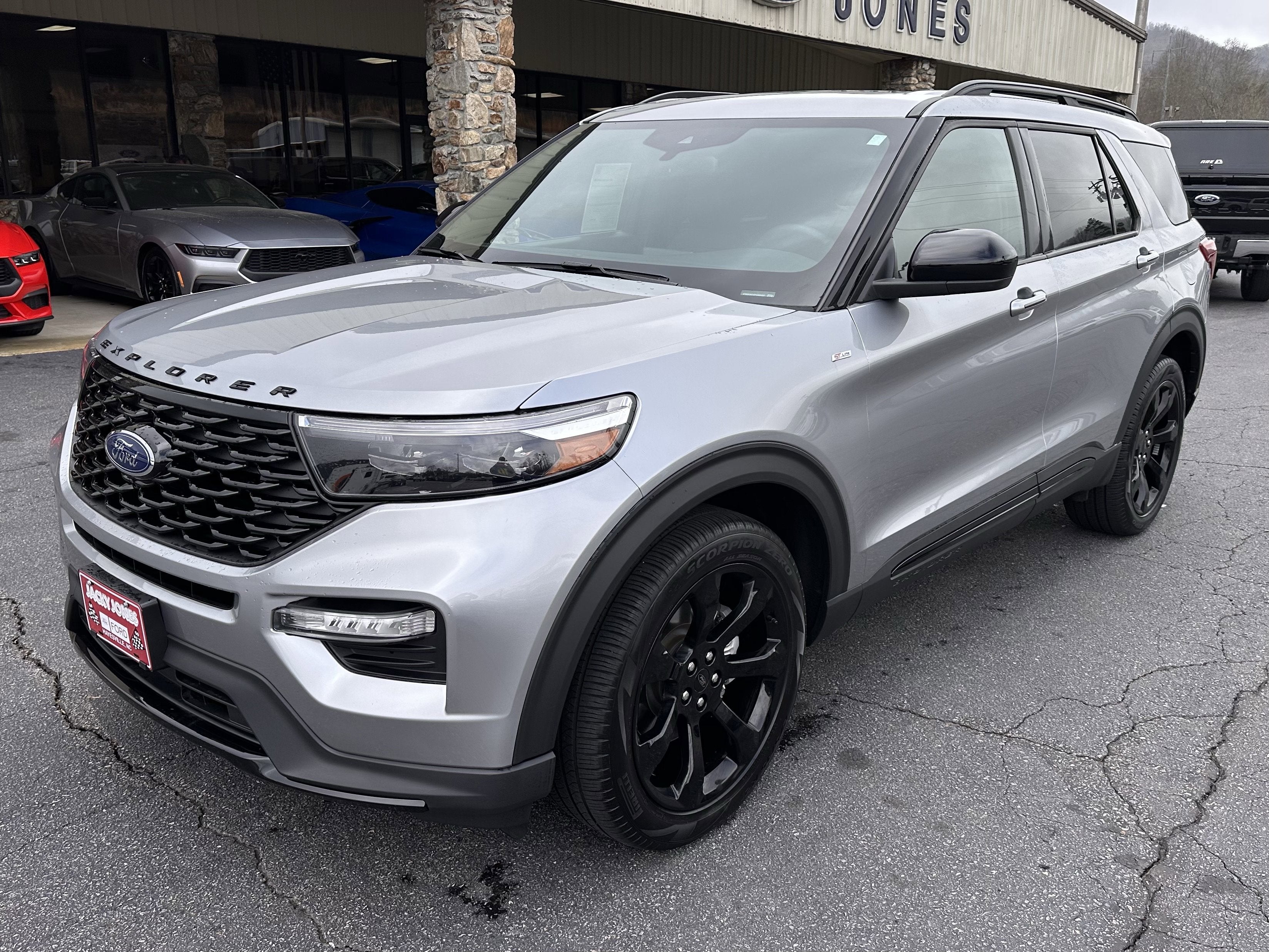 2023 Ford Explorer ST-Line