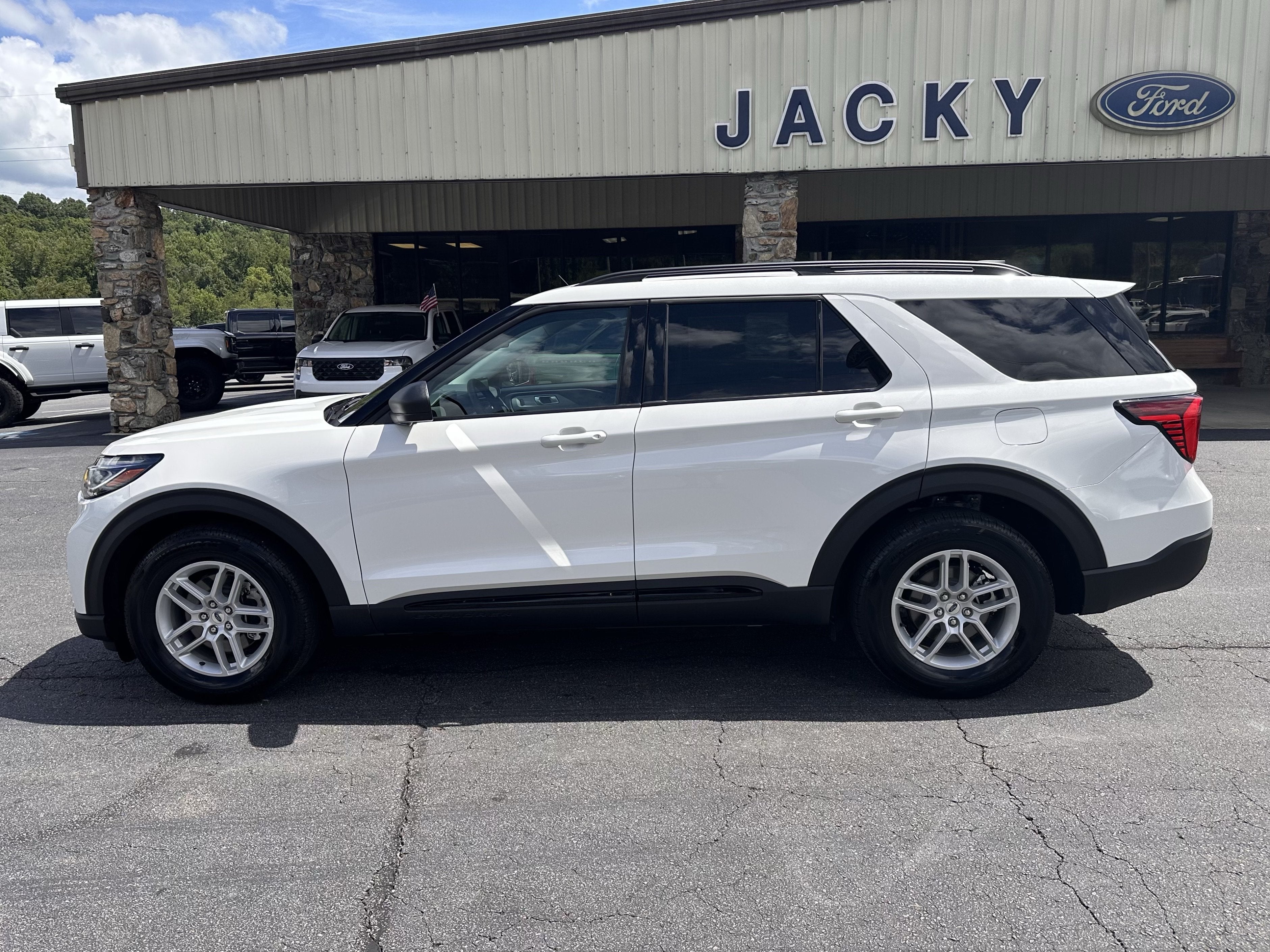 2026 Ford Explorer Active w/200A Pkg