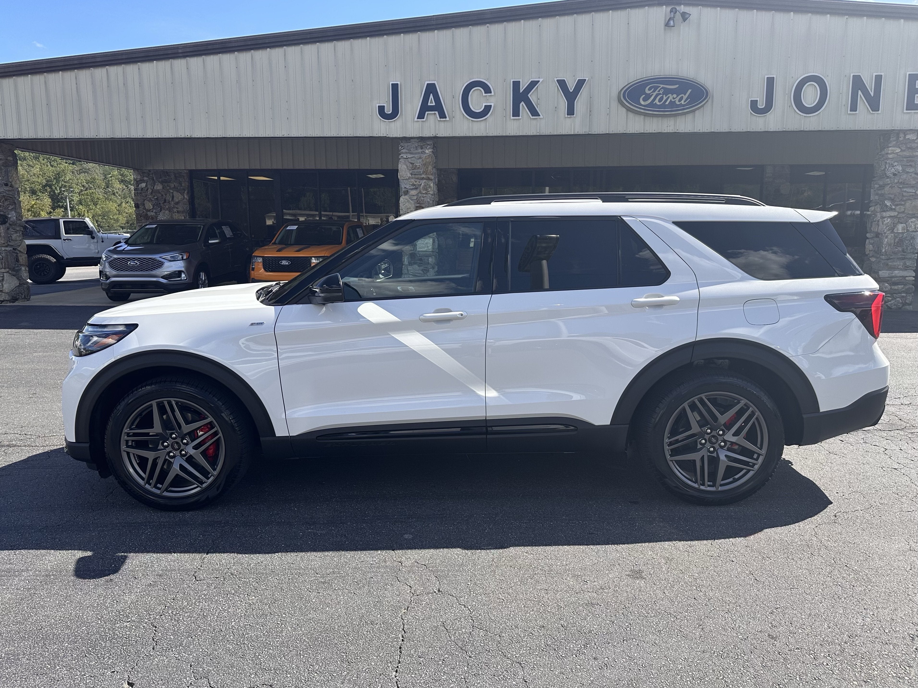 2026 Ford Explorer ST-Line