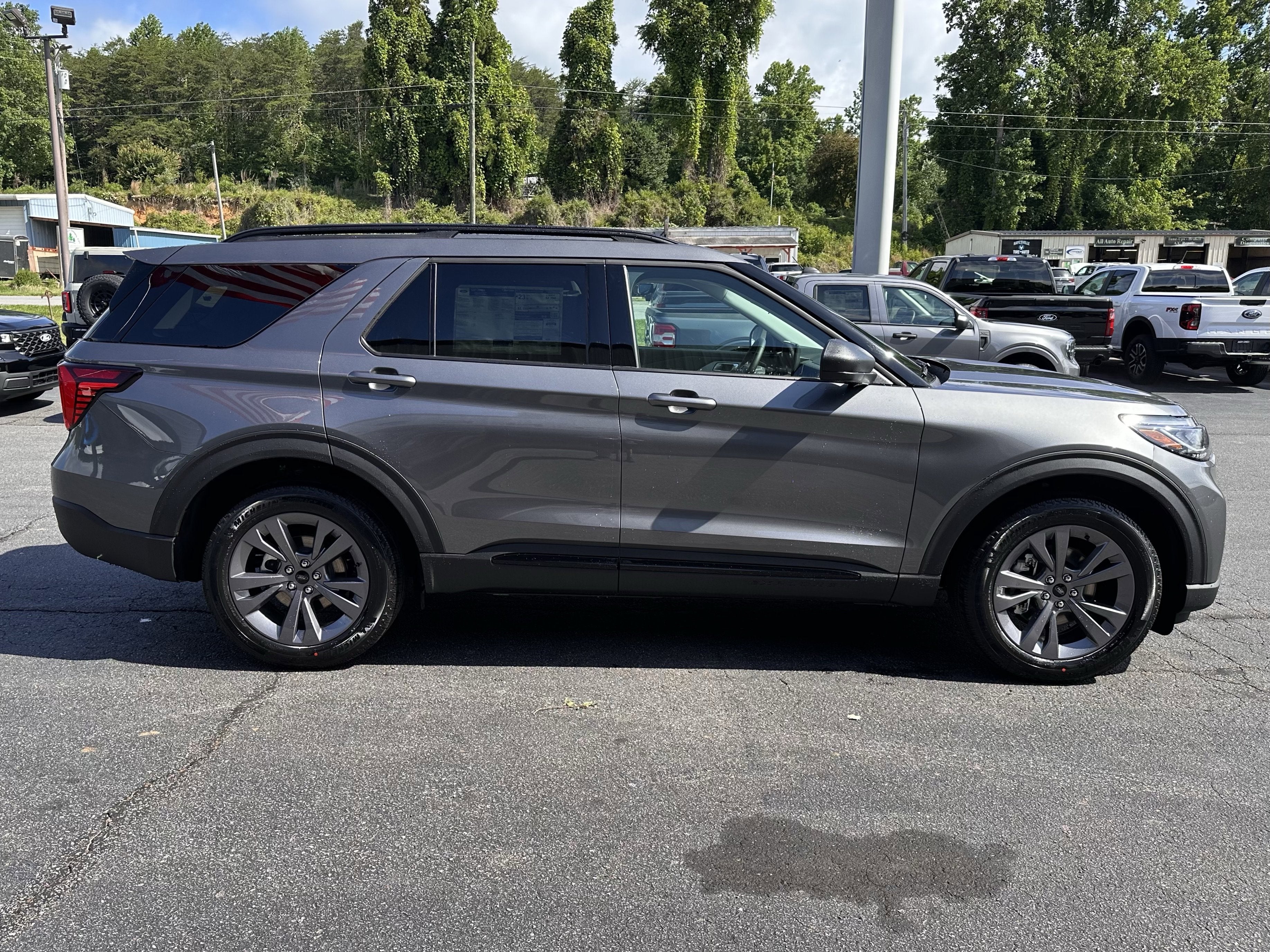 2026 Ford Explorer Active w/200A Pkg