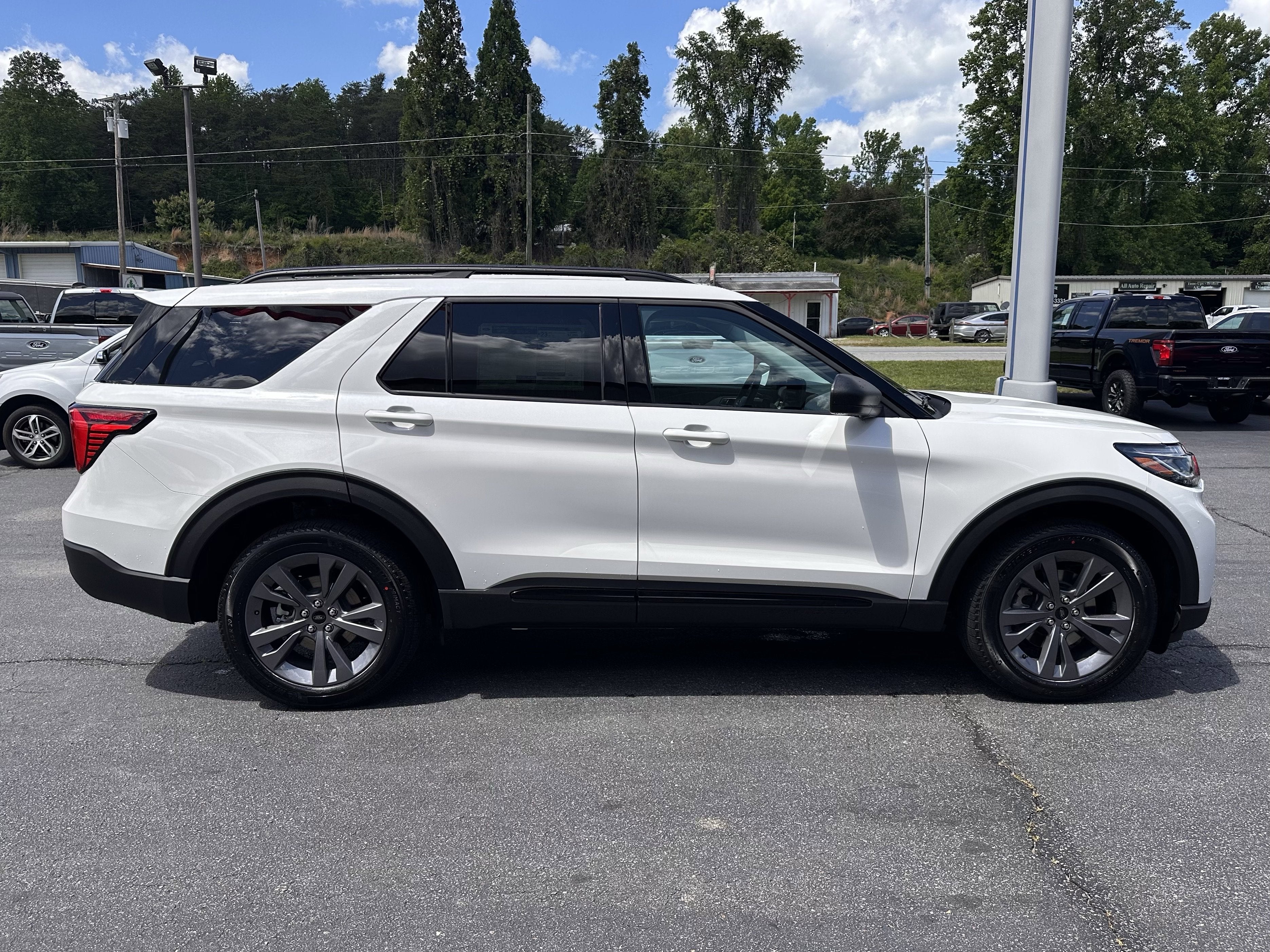 2026 Ford Explorer Active w/200A Pkg