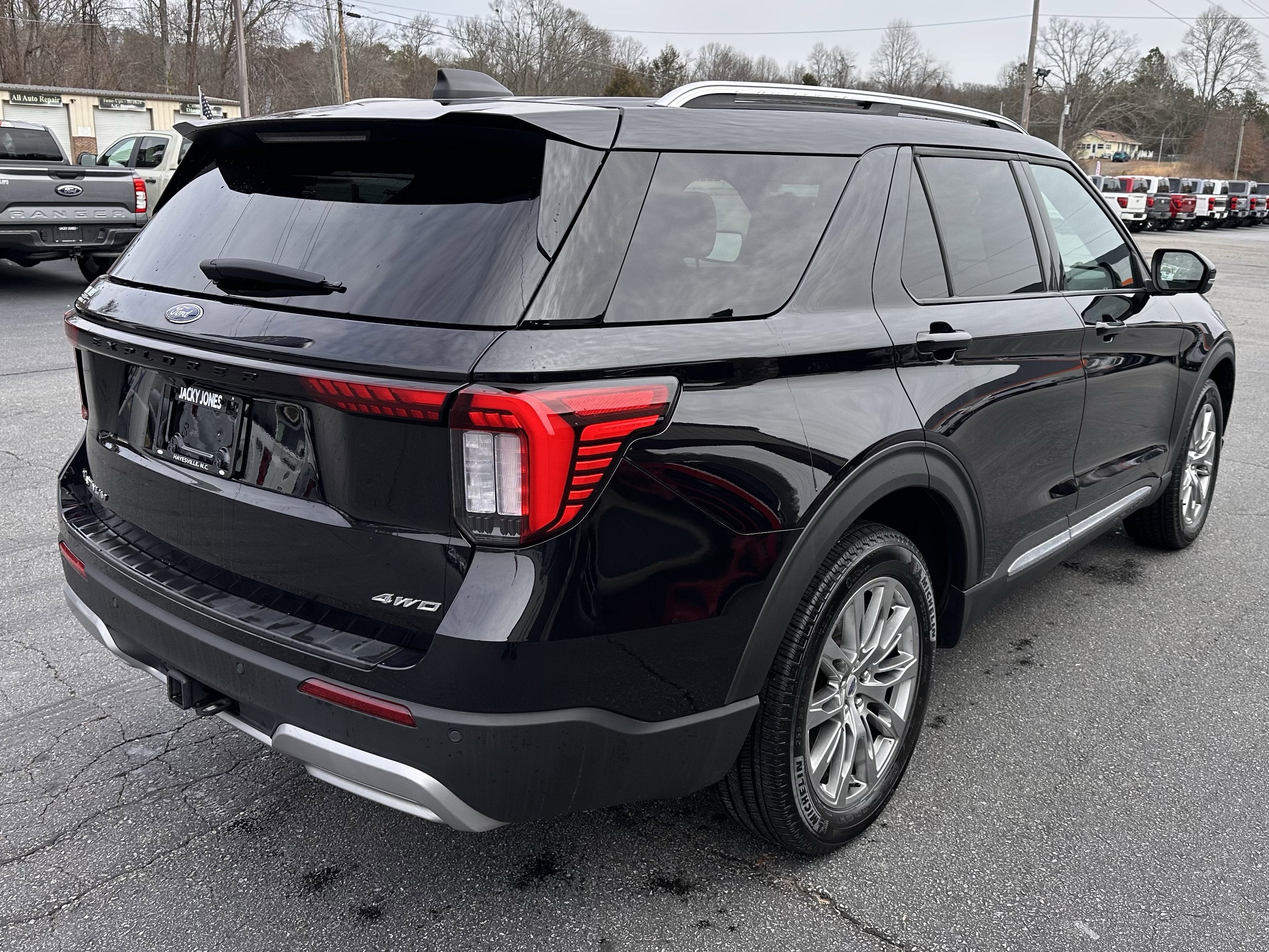 2025 Ford Explorer Platinum