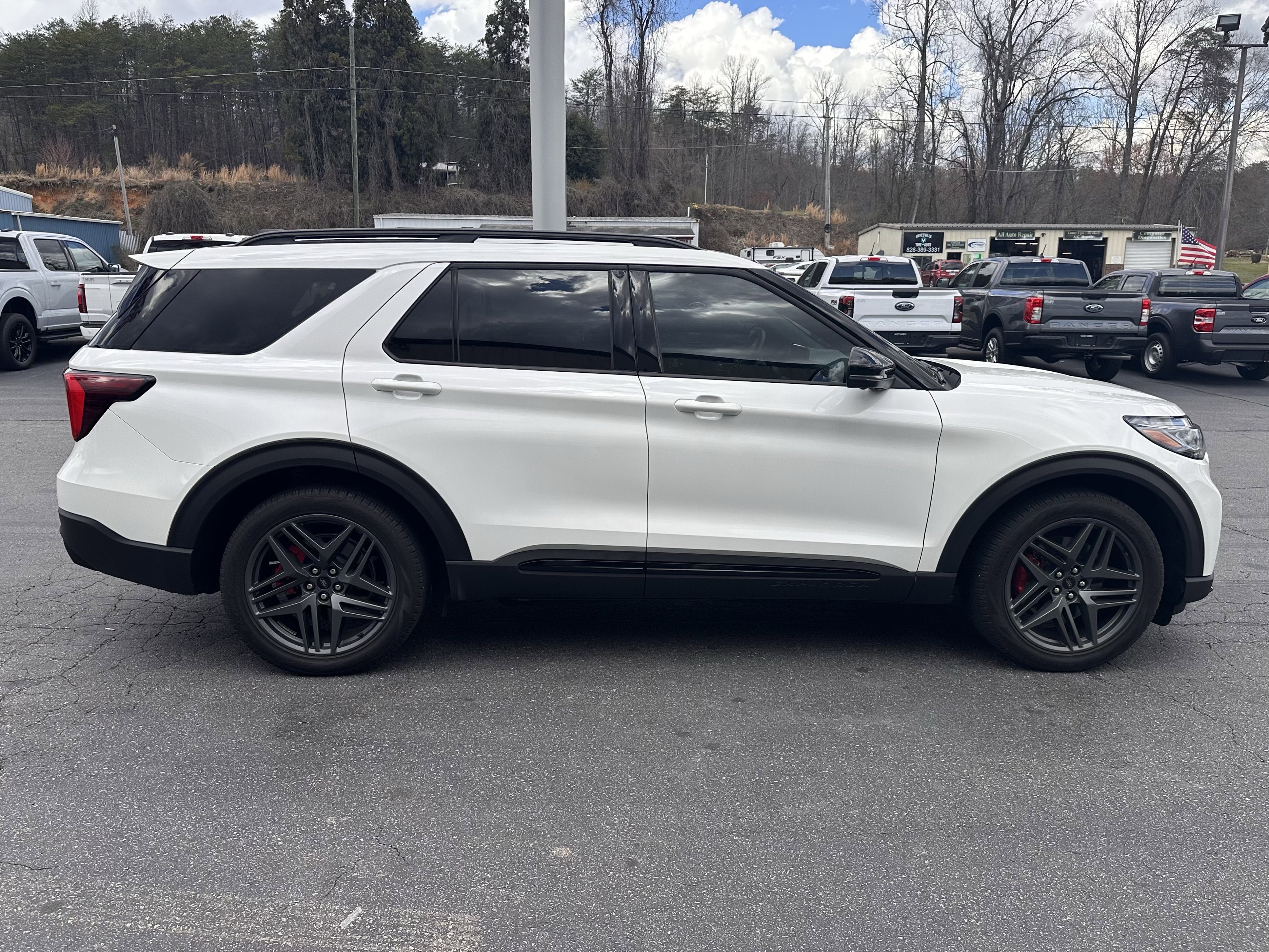 2025 Ford Explorer ST