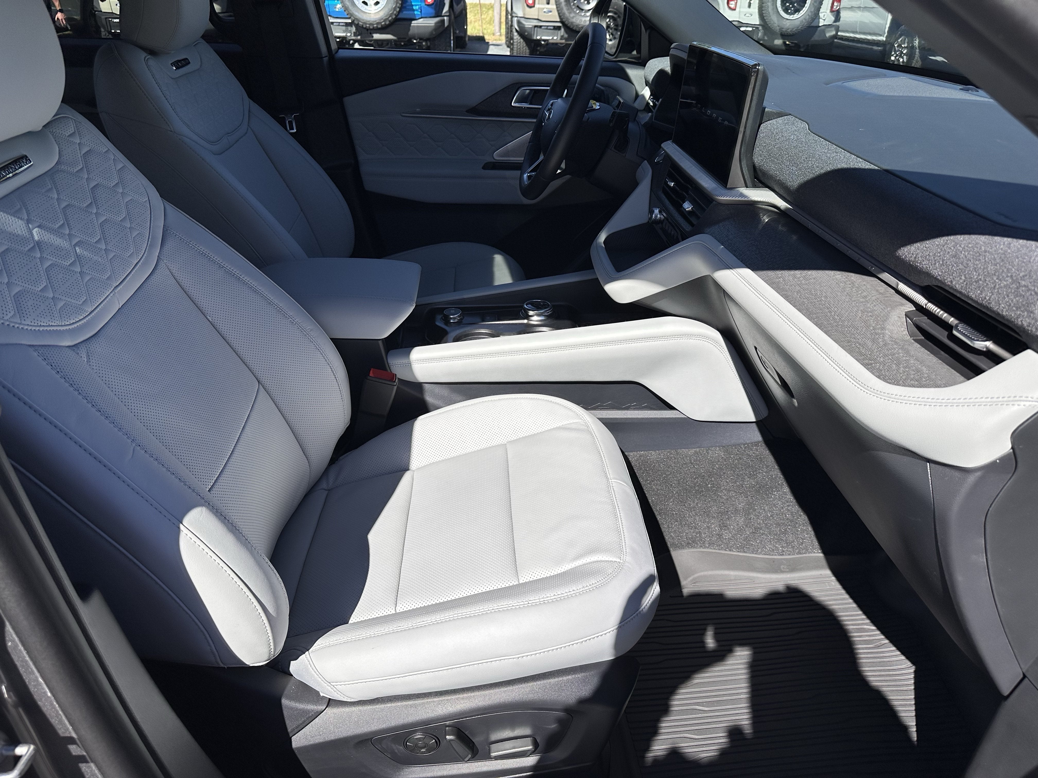 2027 Ford Explorer Platinum