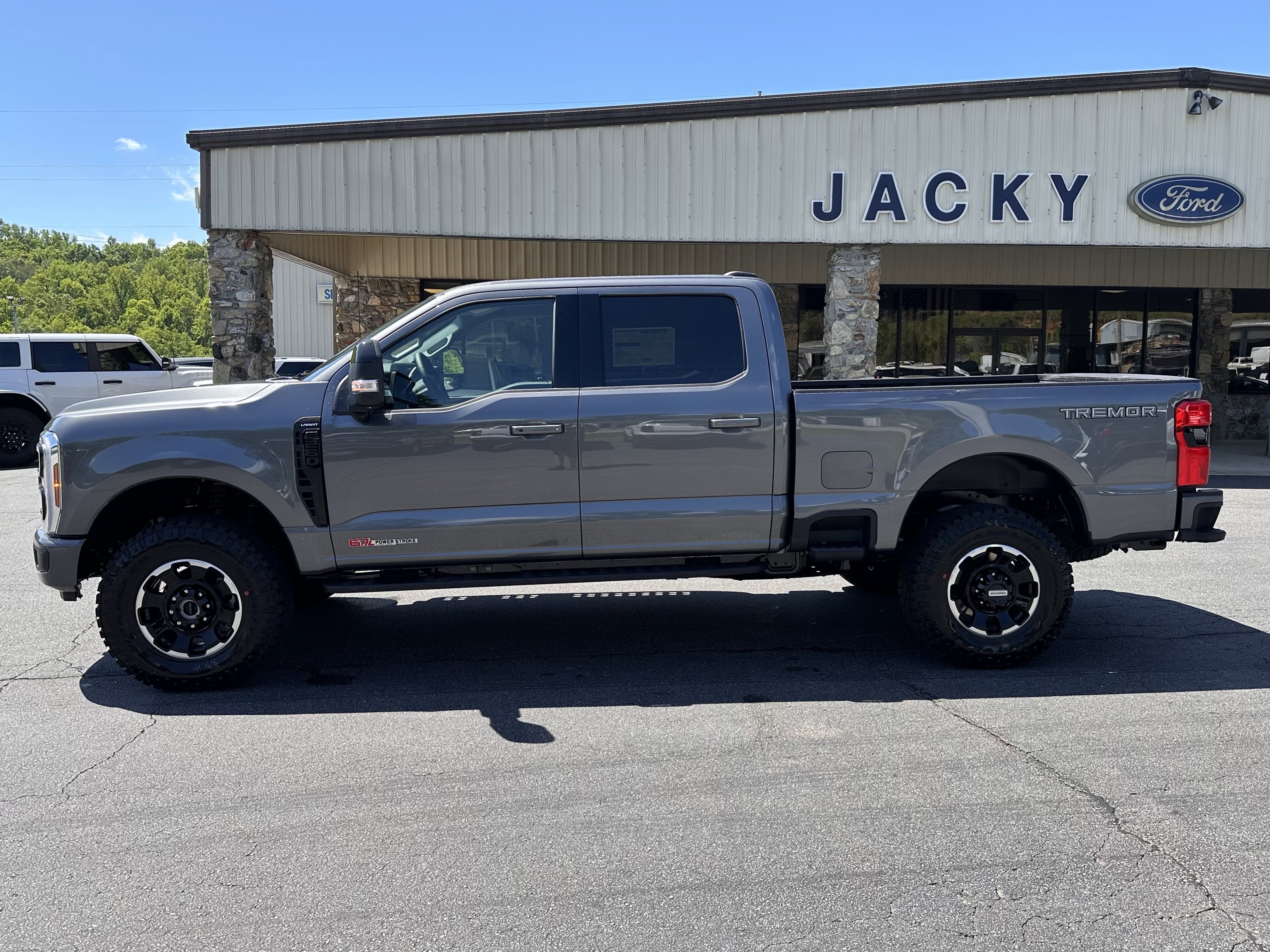 2026 Ford Super Duty F-250 Lariat Tremor