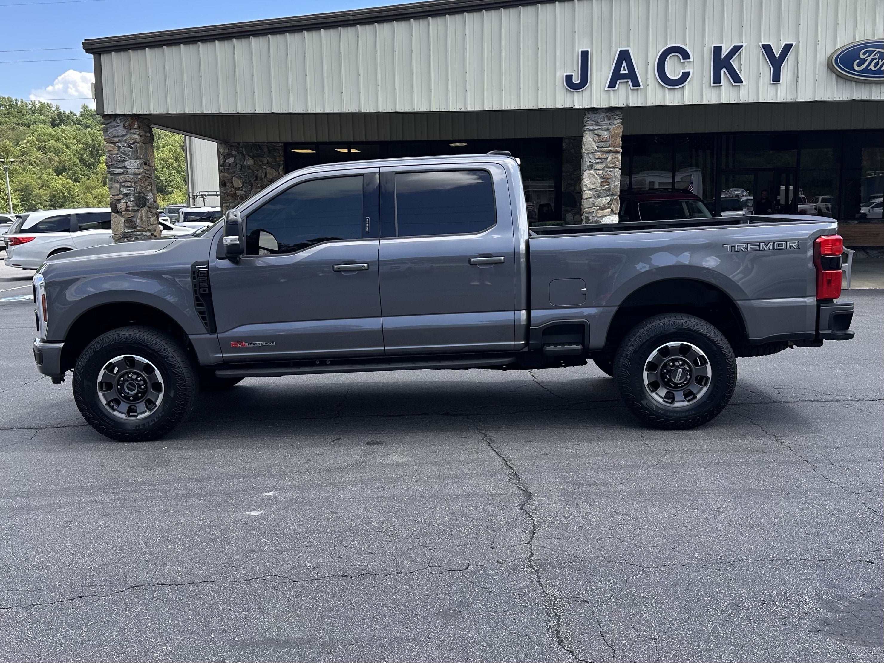2024 Ford Super Duty F-250 Lariat Tremor