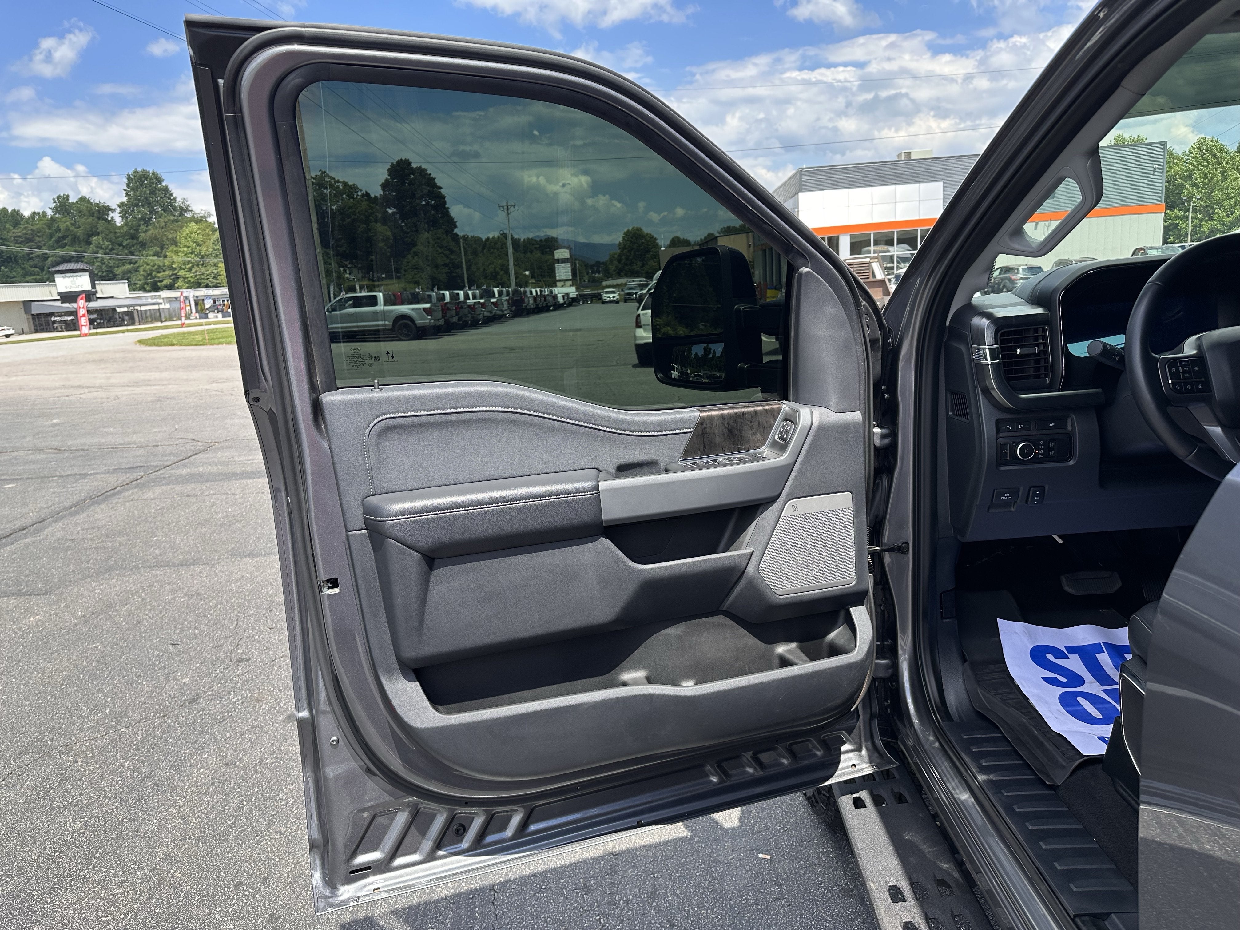 2024 Ford Super Duty F-250 Lariat Tremor
