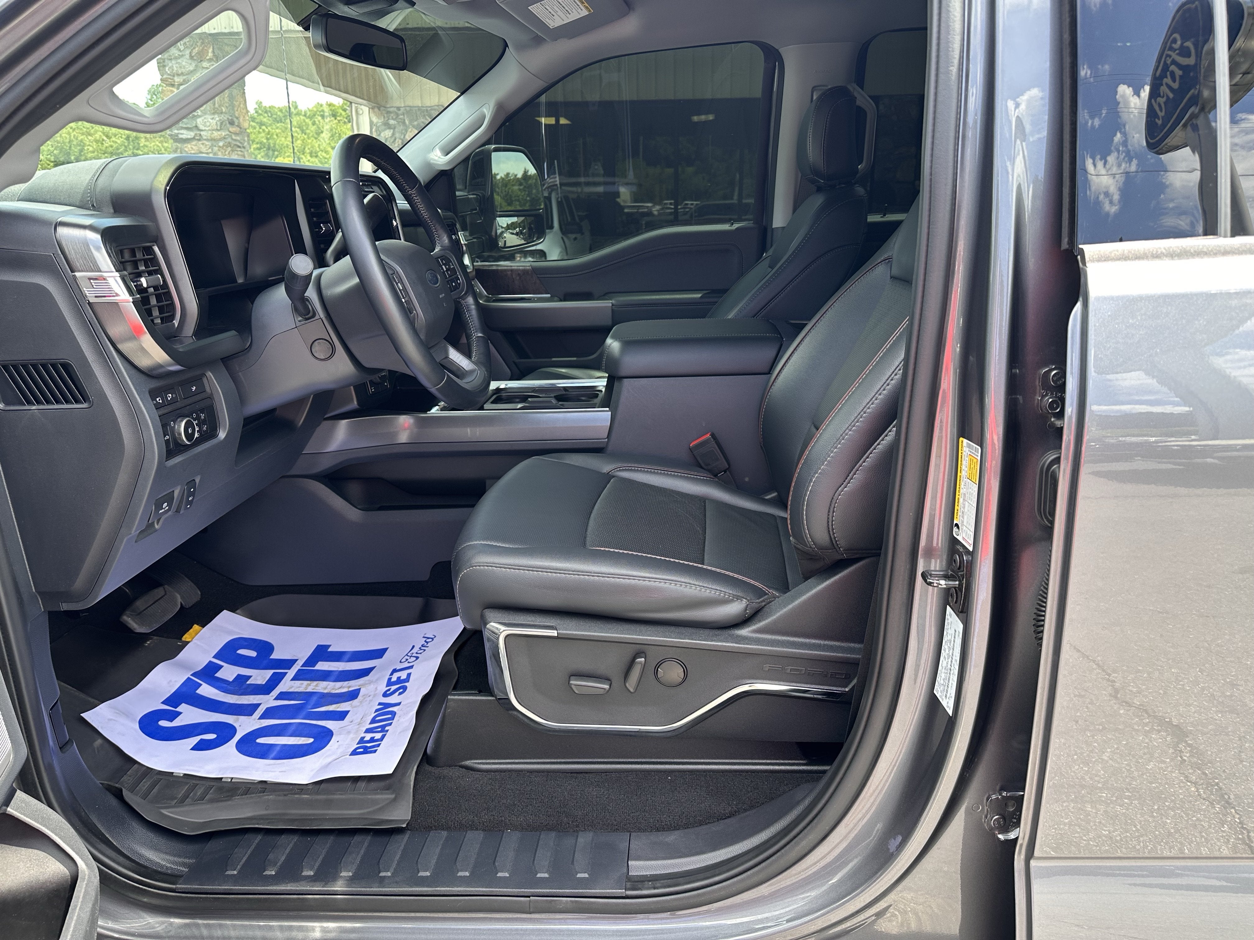 2024 Ford Super Duty F-250 Lariat Tremor