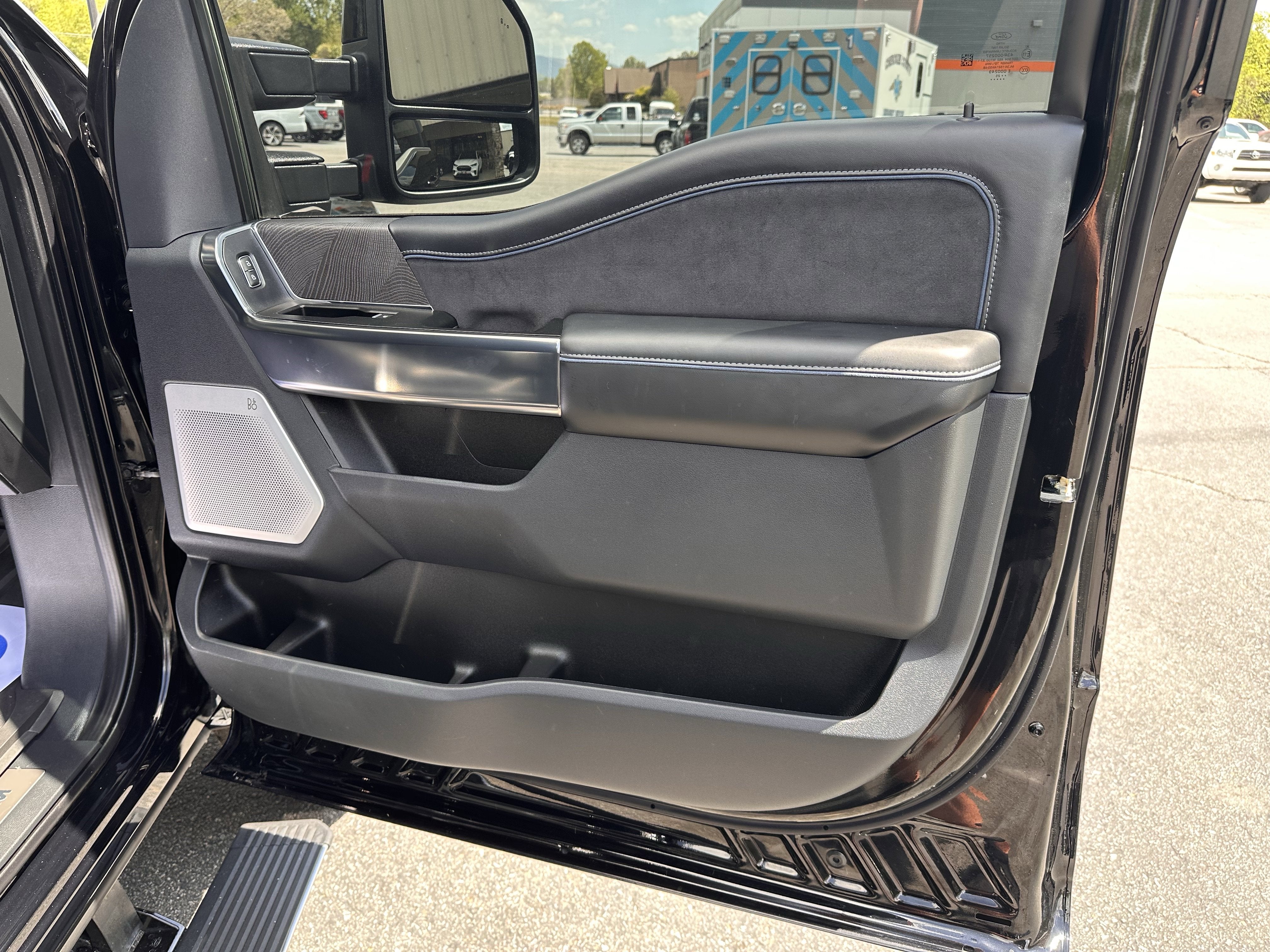 2025 Ford Super Duty F-250 Platinum