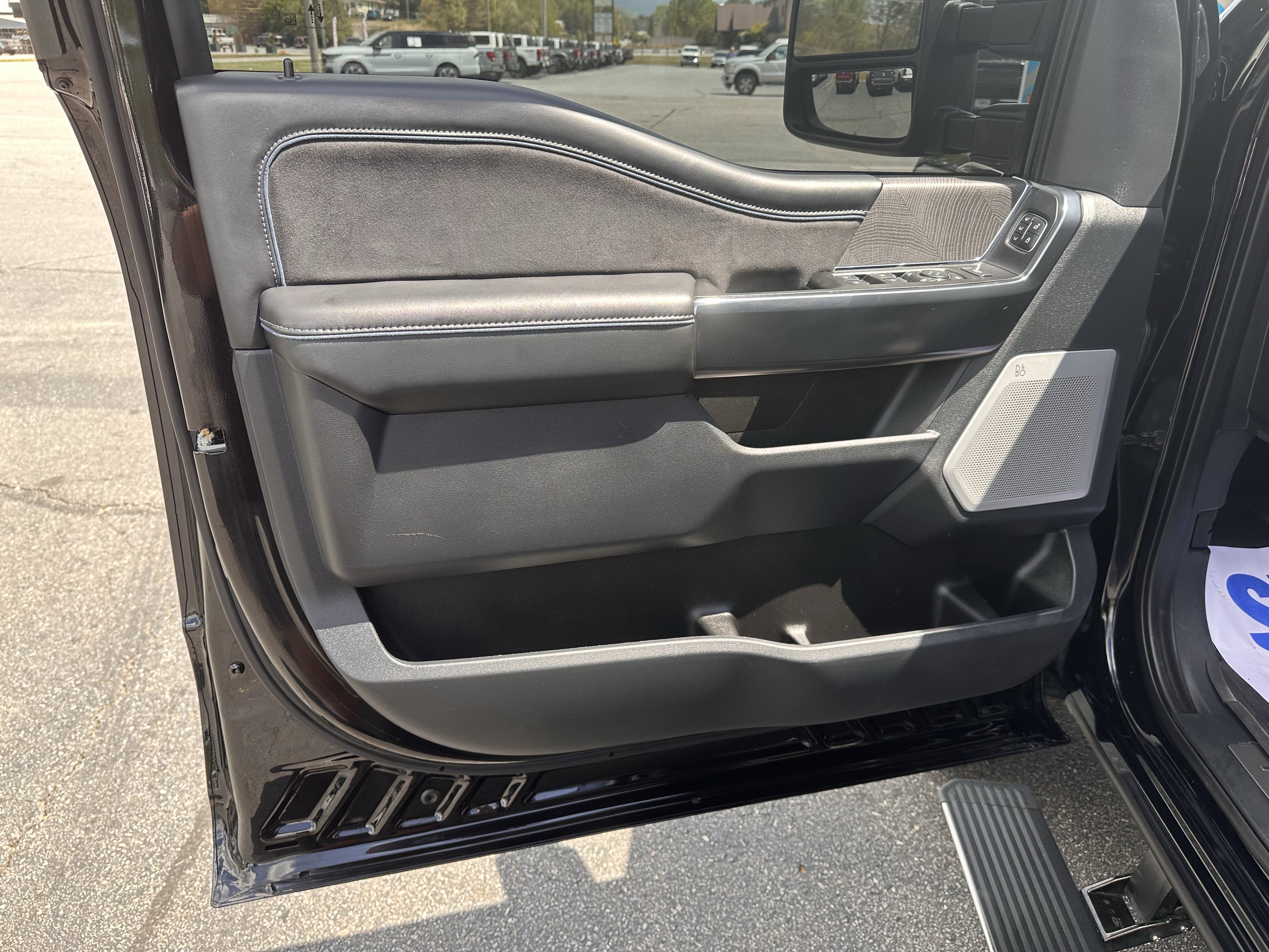 2025 Ford Super Duty F-250 Platinum