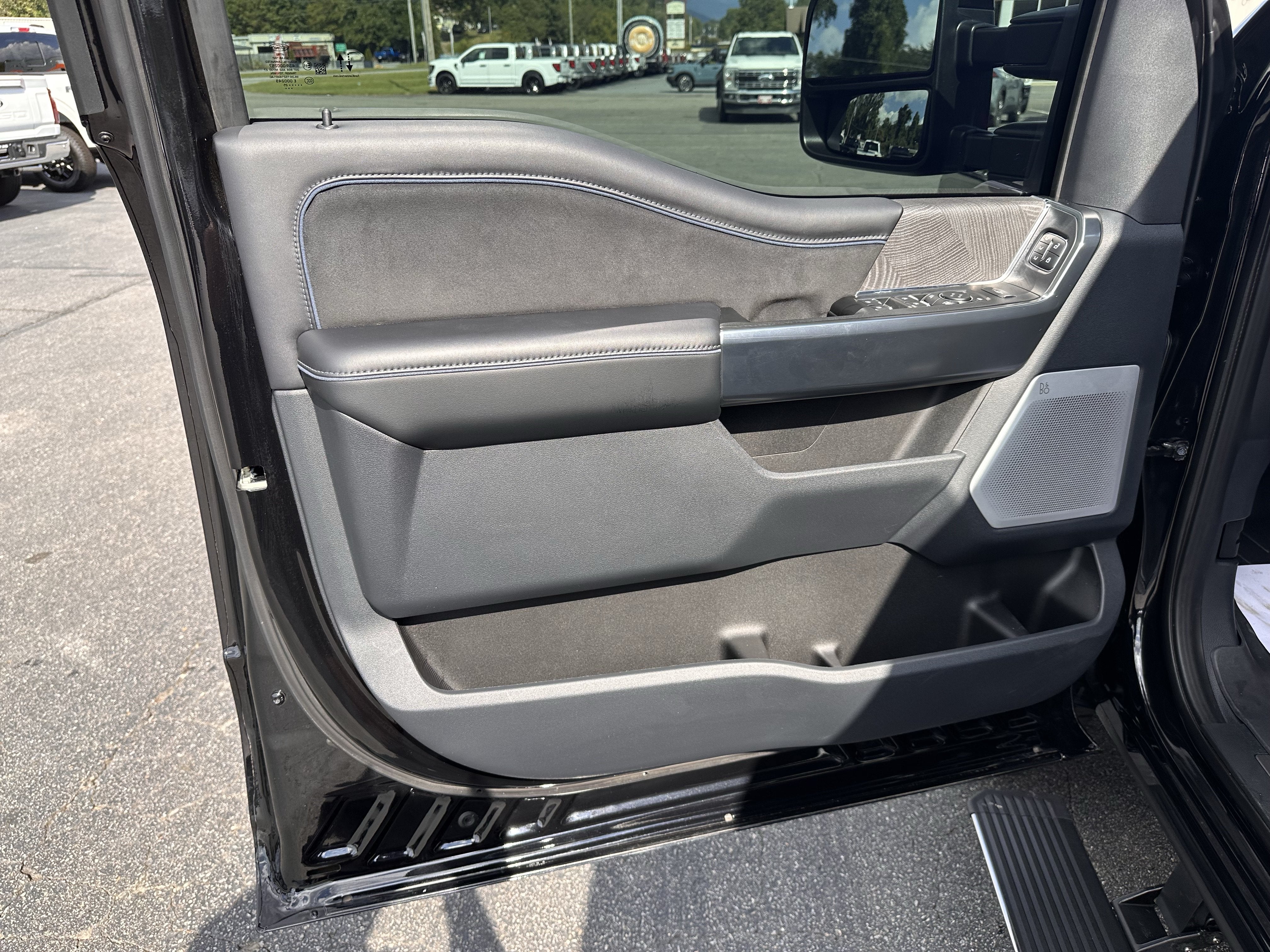 2025 Ford Super Duty F-250 Platinum
