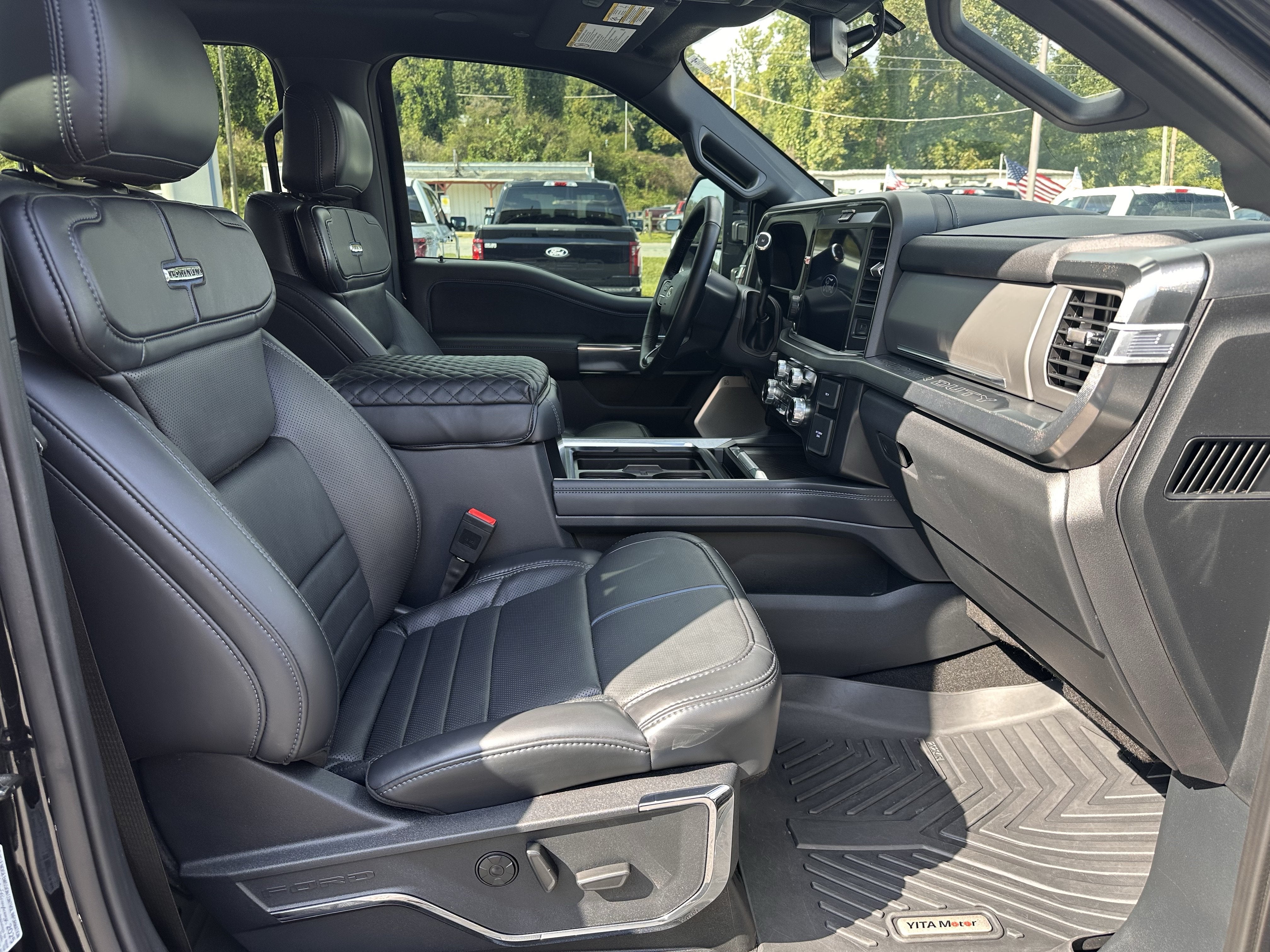 2025 Ford Super Duty F-250 Platinum