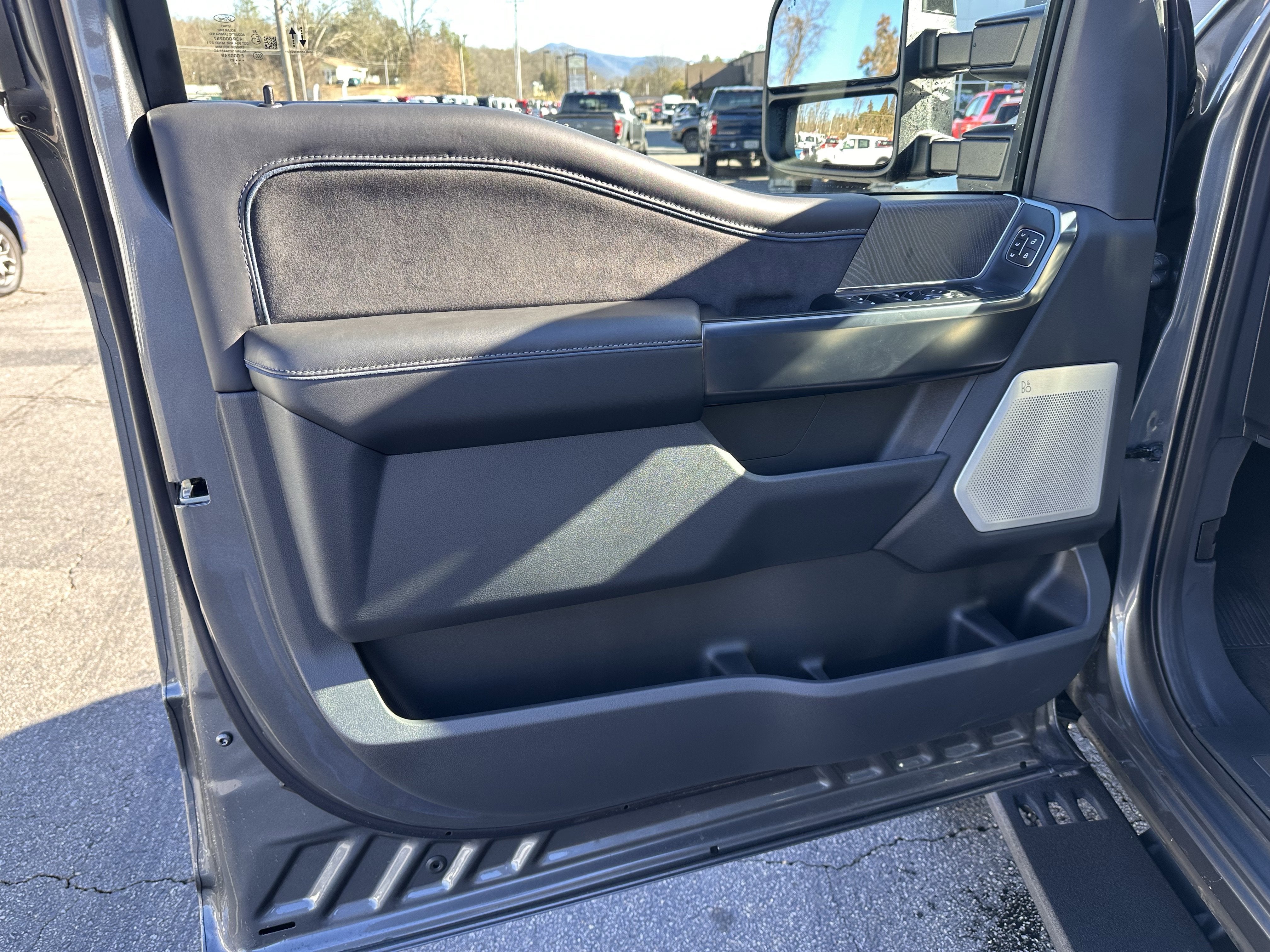 2025 Ford Super Duty F-250 Platinum