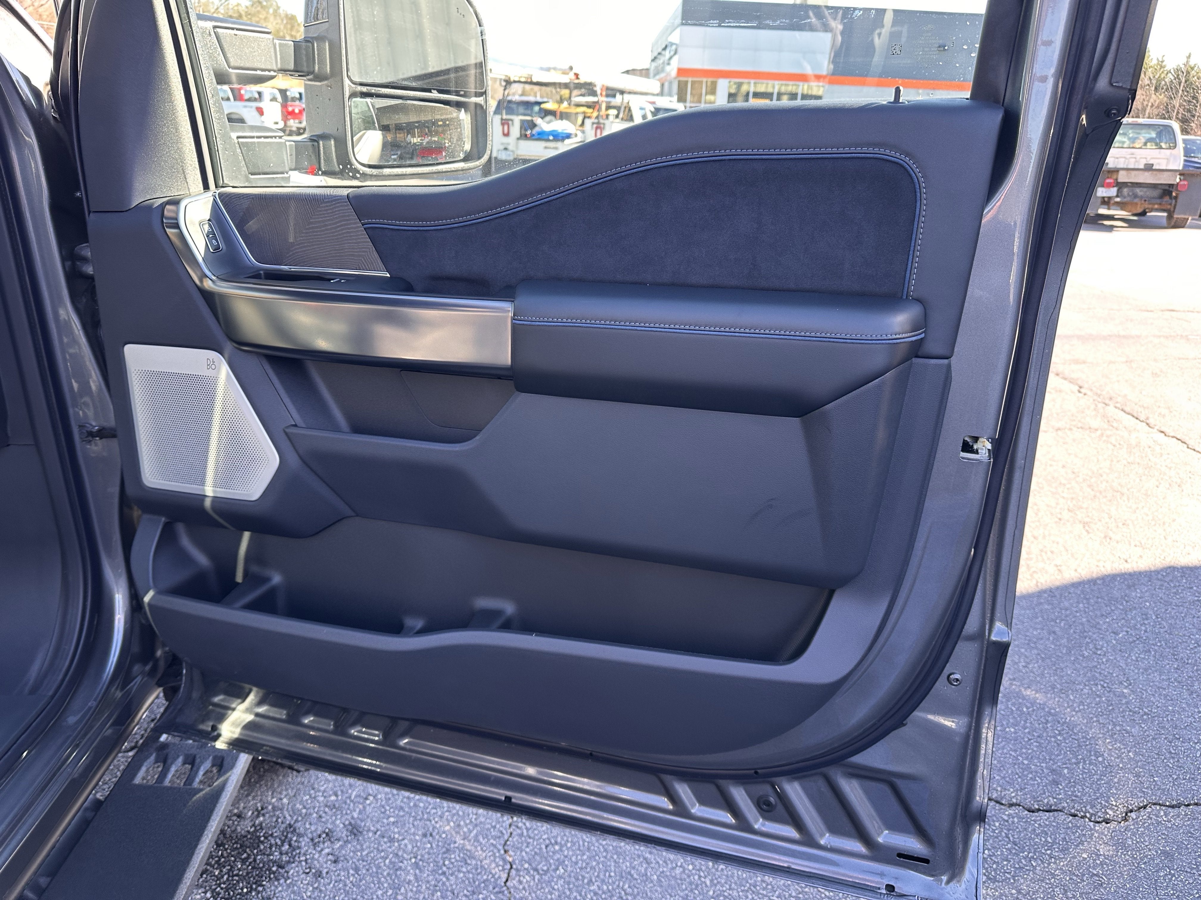 2025 Ford Super Duty F-250 Platinum