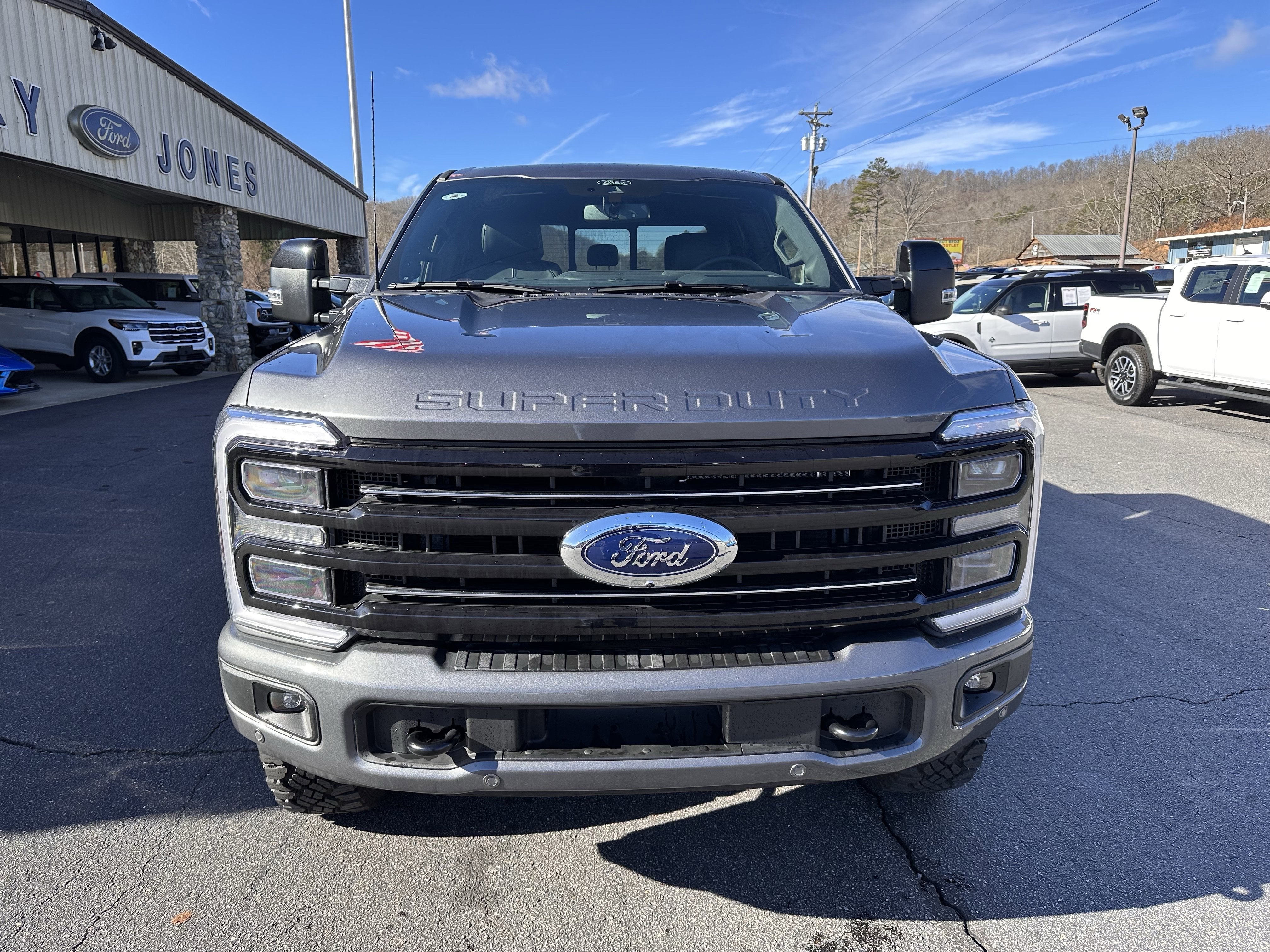 2025 Ford Super Duty F-250 Platinum
