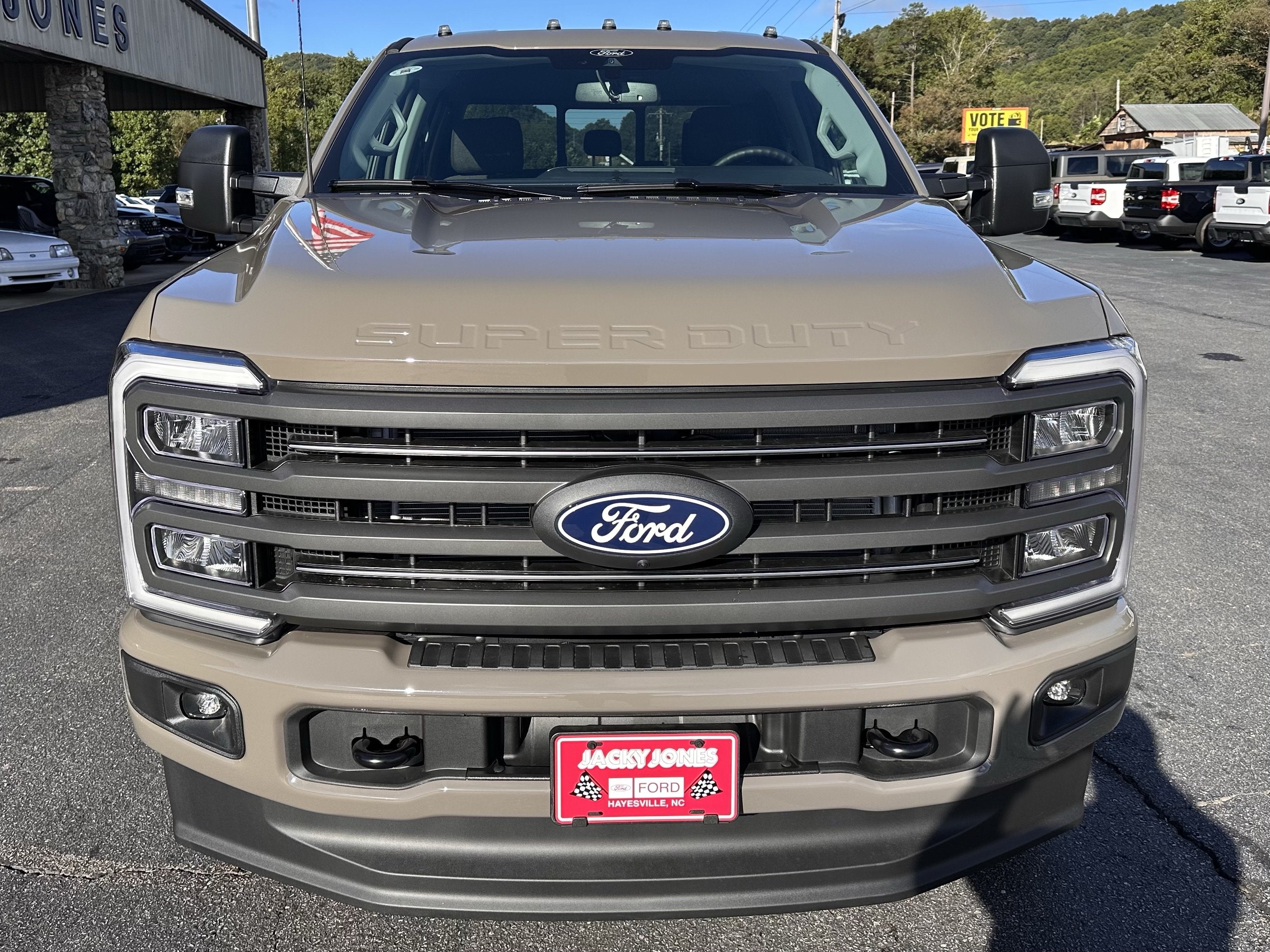 2027 Ford Super Duty F-250 XLT Carhartt