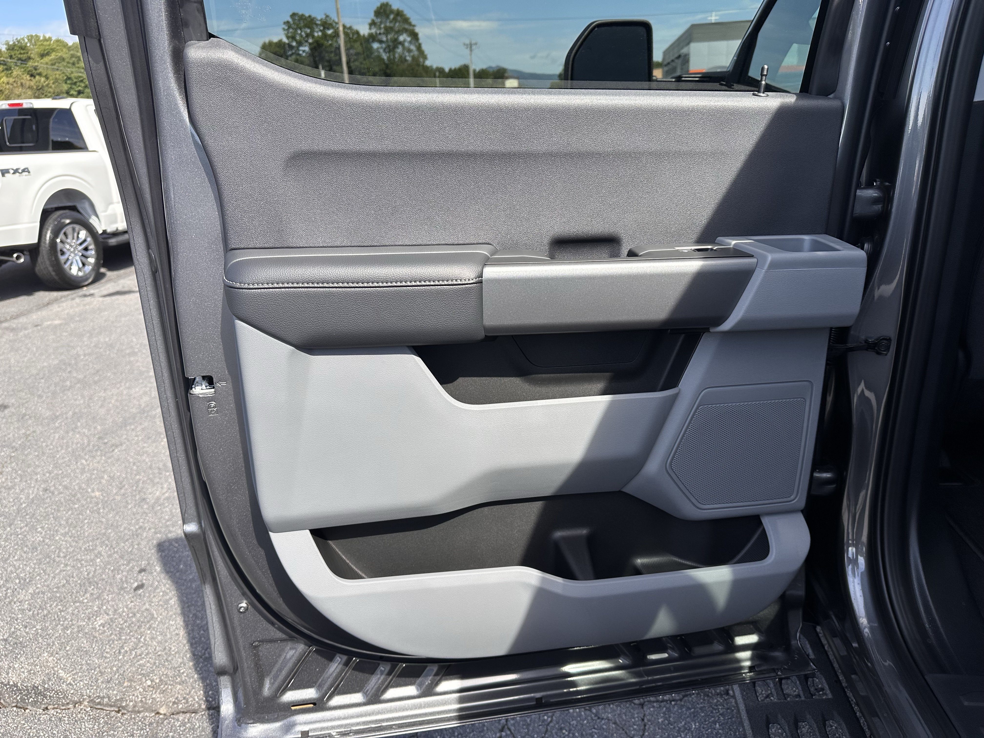 2027 Ford Super Duty F-250 XLT Tremor