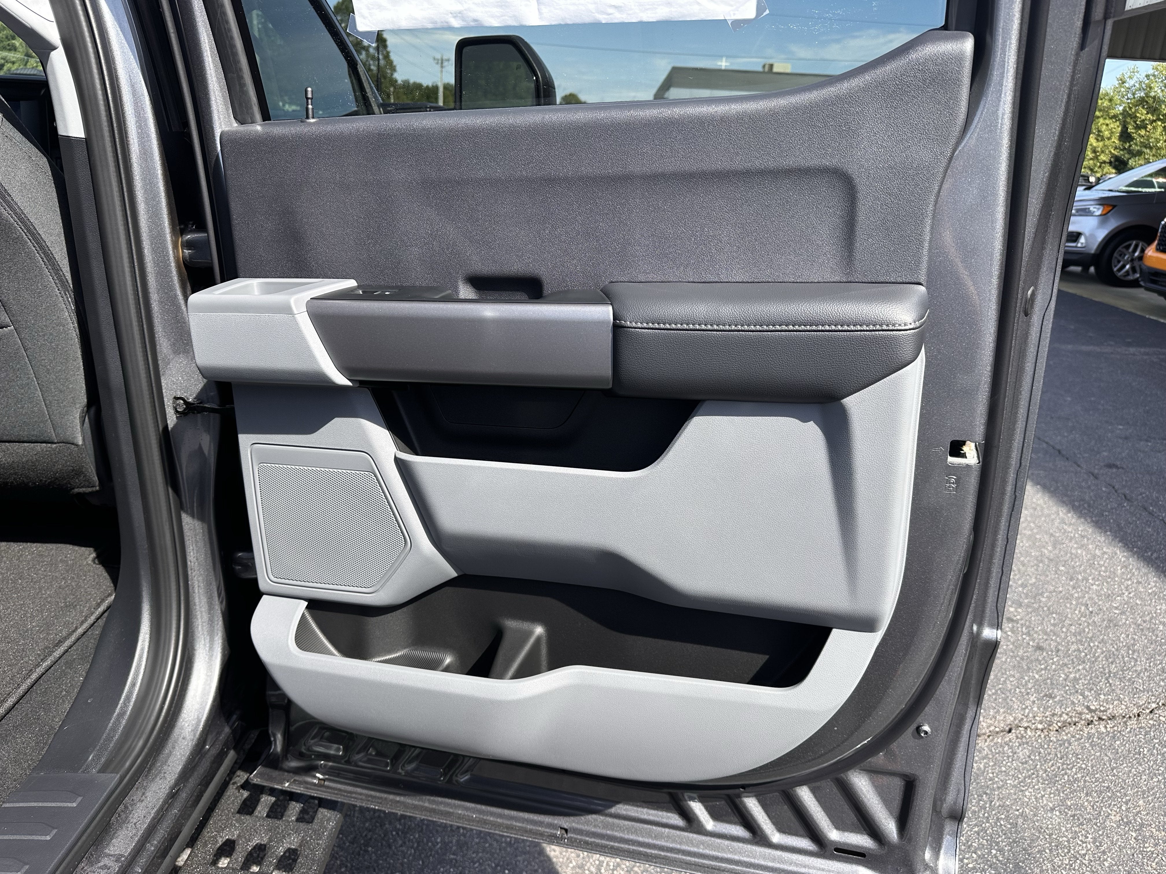 2027 Ford Super Duty F-250 XLT Tremor