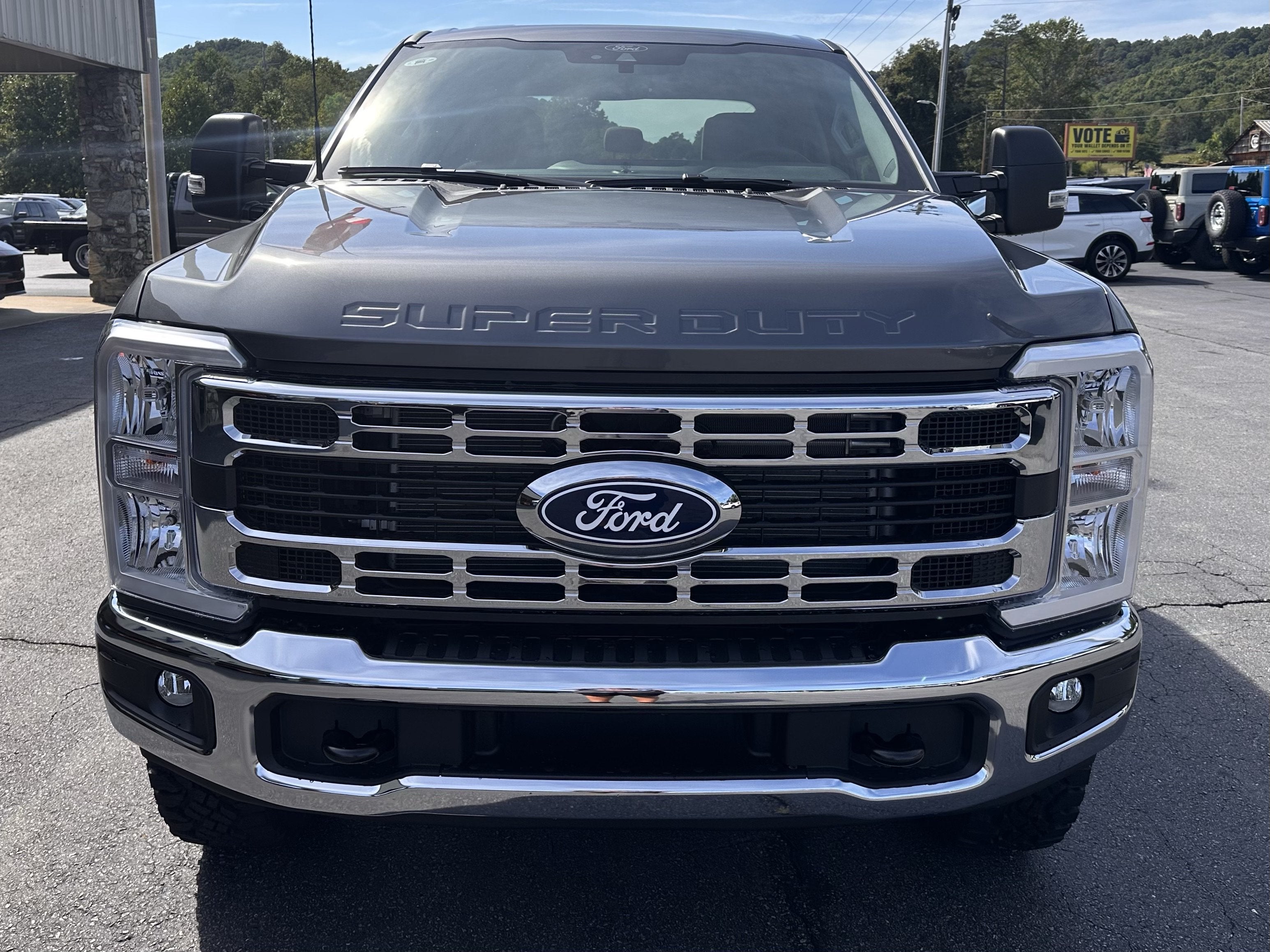 2027 Ford Super Duty F-250 XLT Tremor