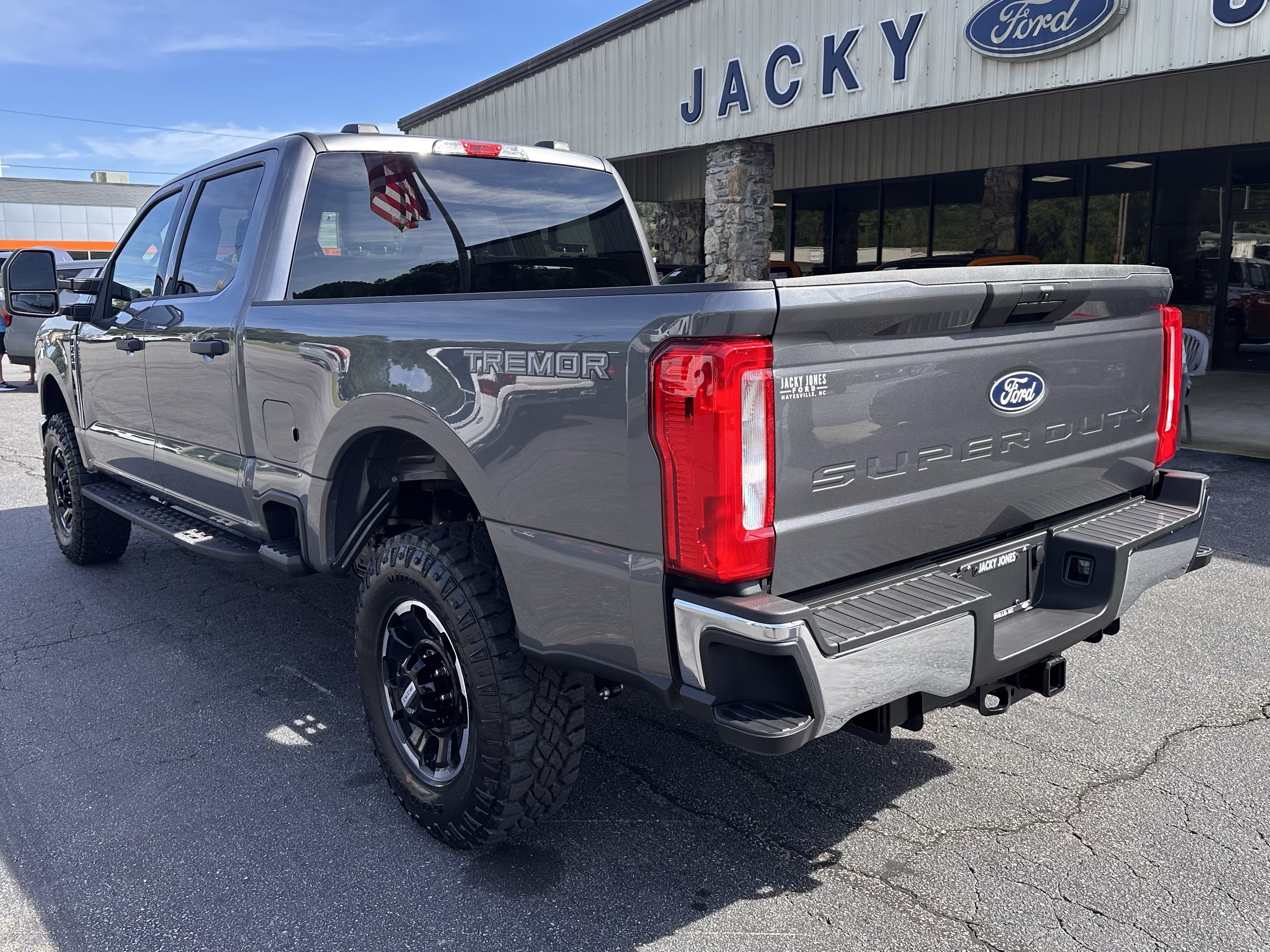 2027 Ford Super Duty F-250 XLT Tremor