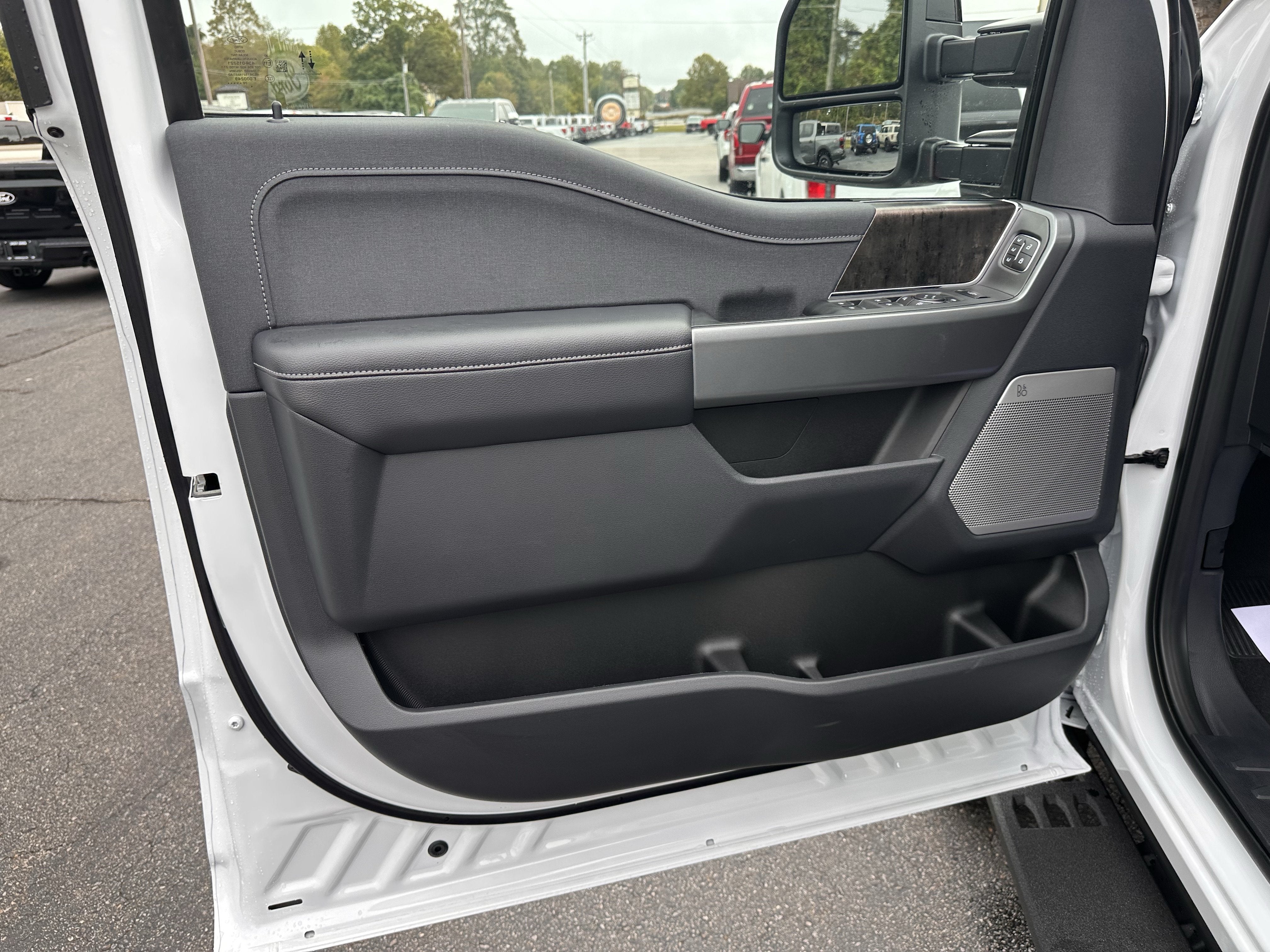 2027 Ford Super Duty F-250 Lariat Tremor