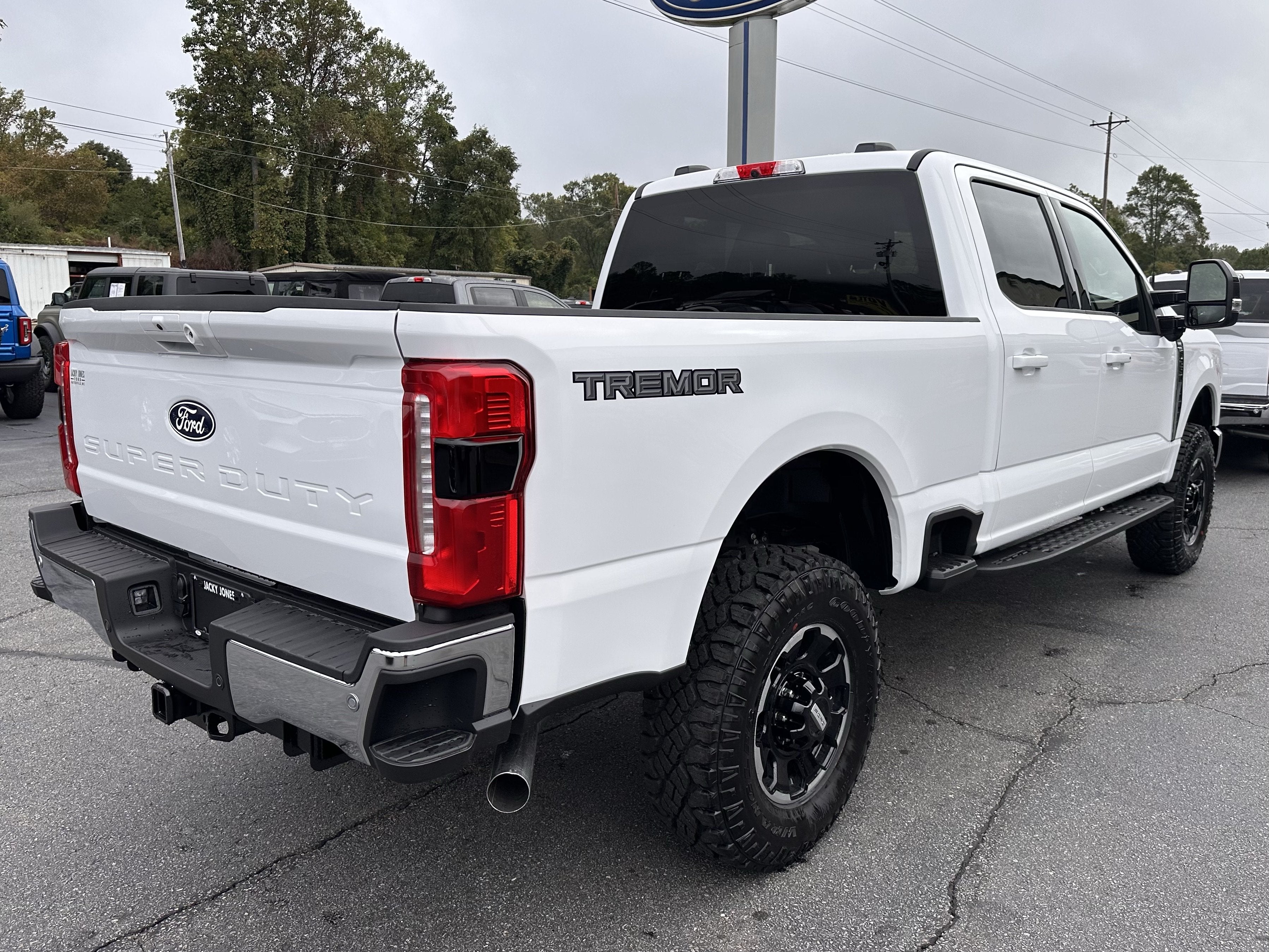 2027 Ford Super Duty F-250 Lariat Tremor