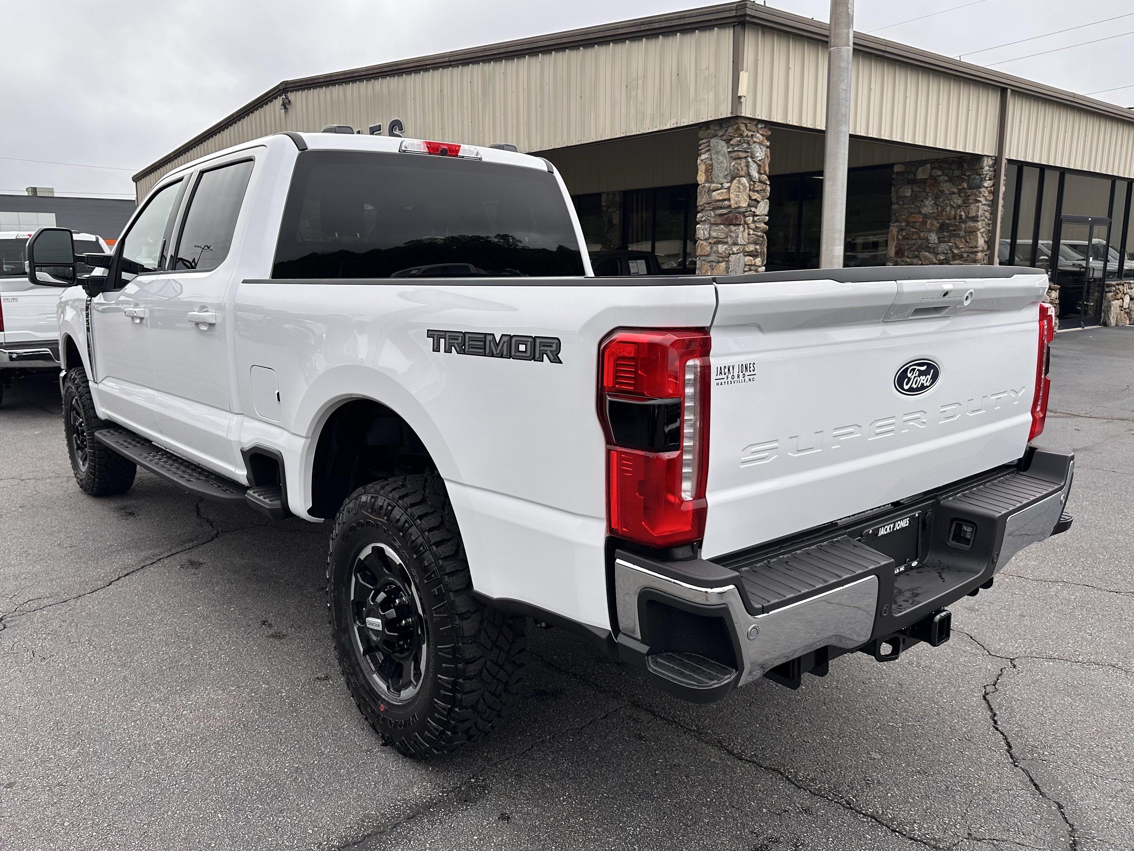 2027 Ford Super Duty F-250 Lariat Tremor