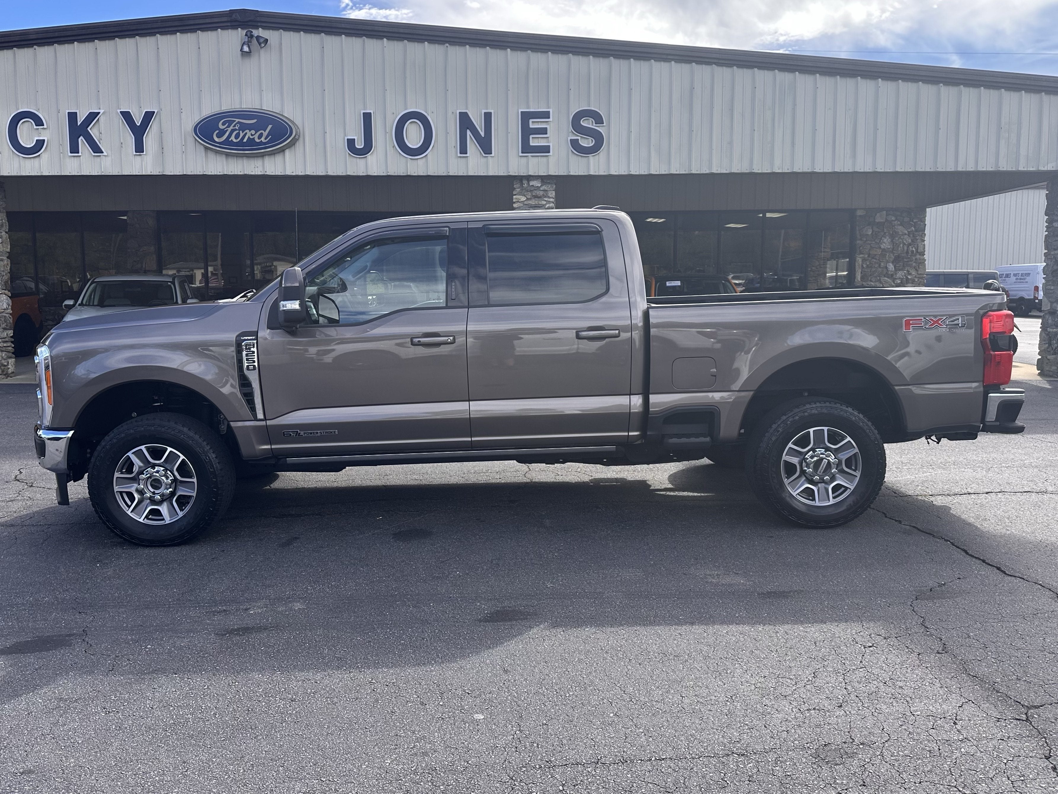 2023 Ford Super Duty F-250 LARIAT