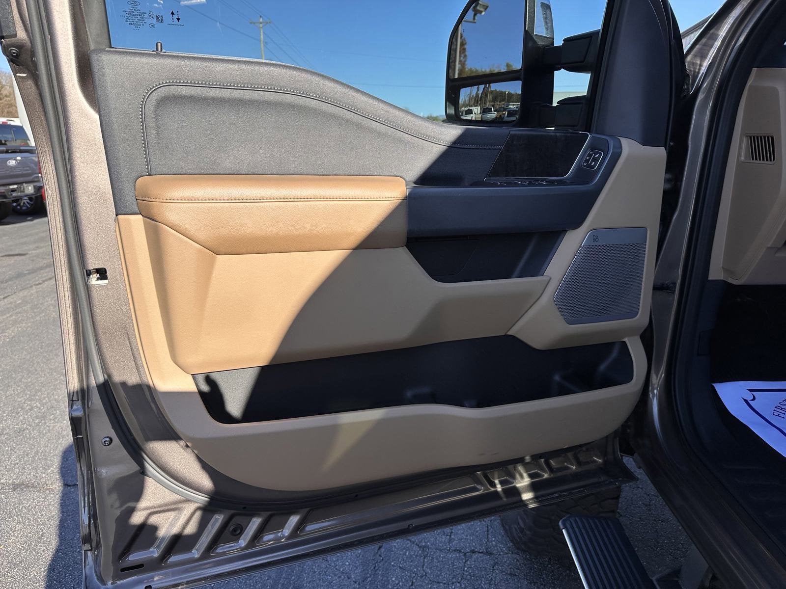 2023 Ford Super Duty F-250 LARIAT