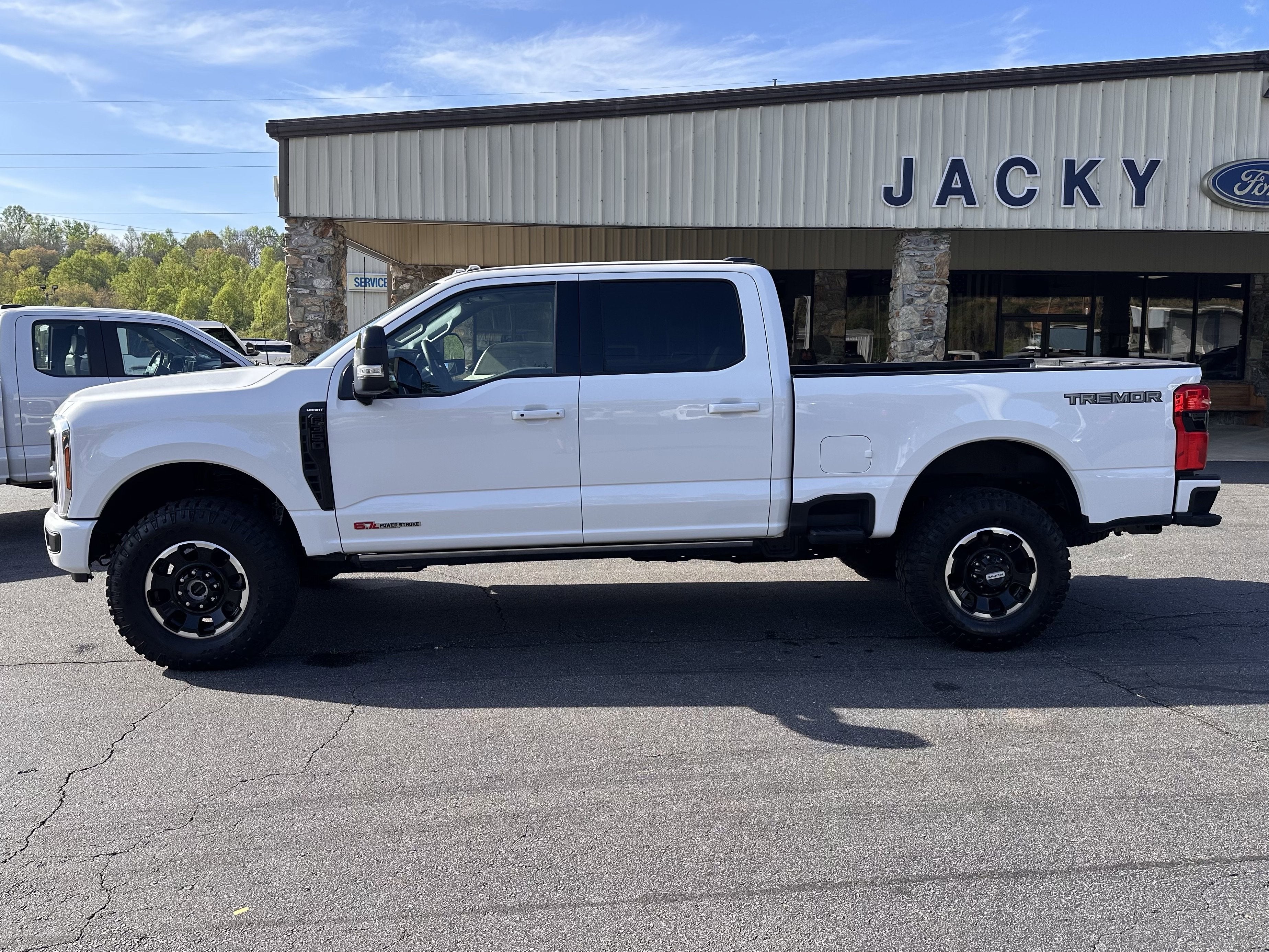 2025 Ford Super Duty F-350 SRW Lariat Tremor