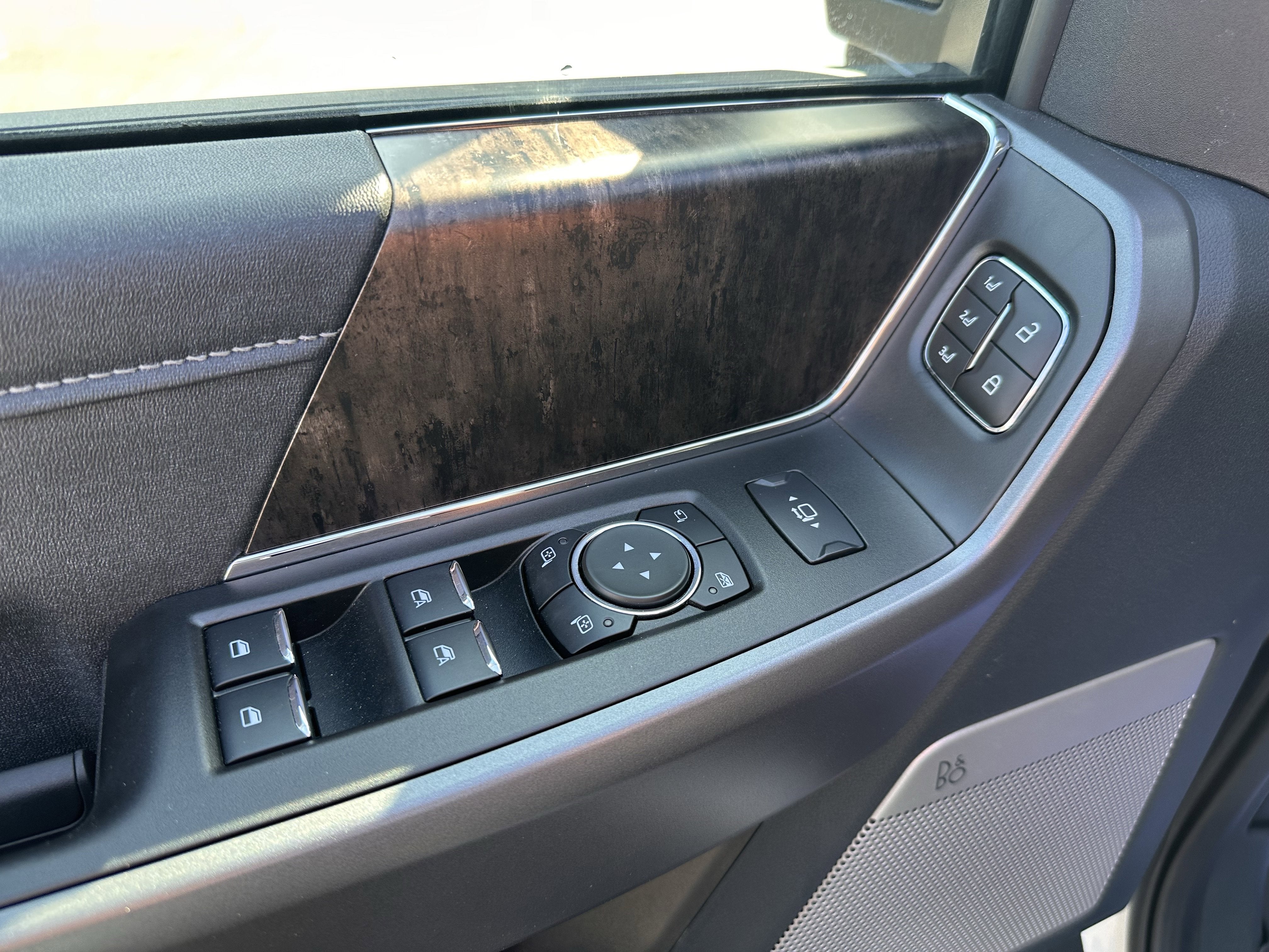 2025 Ford Super Duty F-350 SRW Lariat Tremor