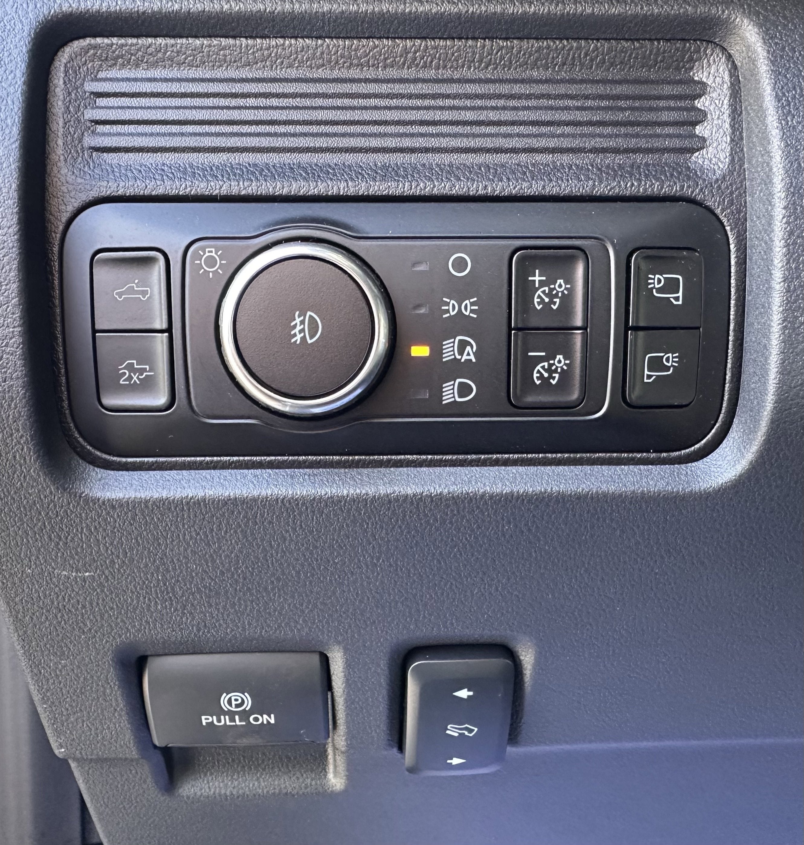 2025 Ford Super Duty F-350 SRW Lariat Tremor