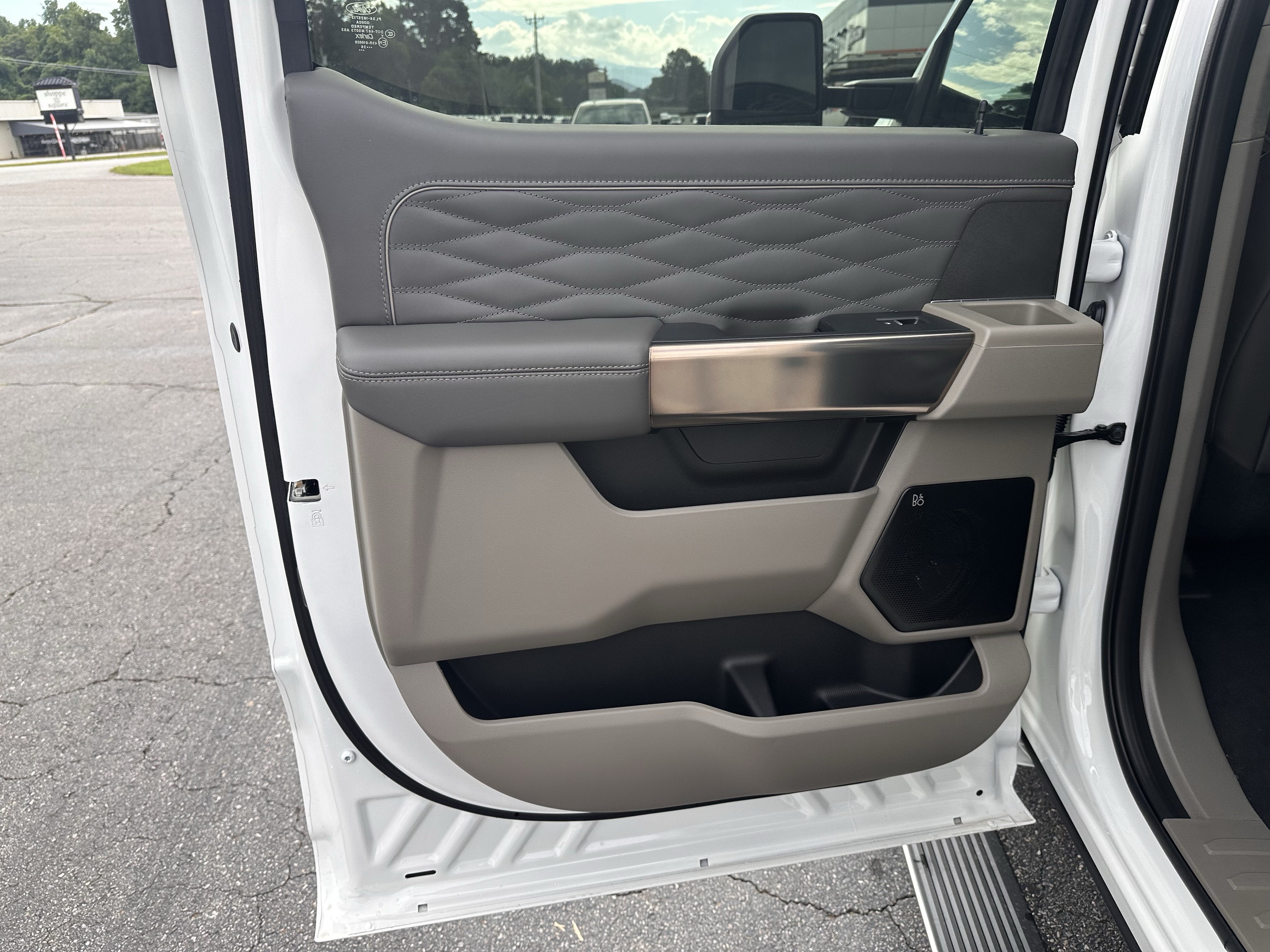 2026 Ford Super Duty F-350 SRW Platinum