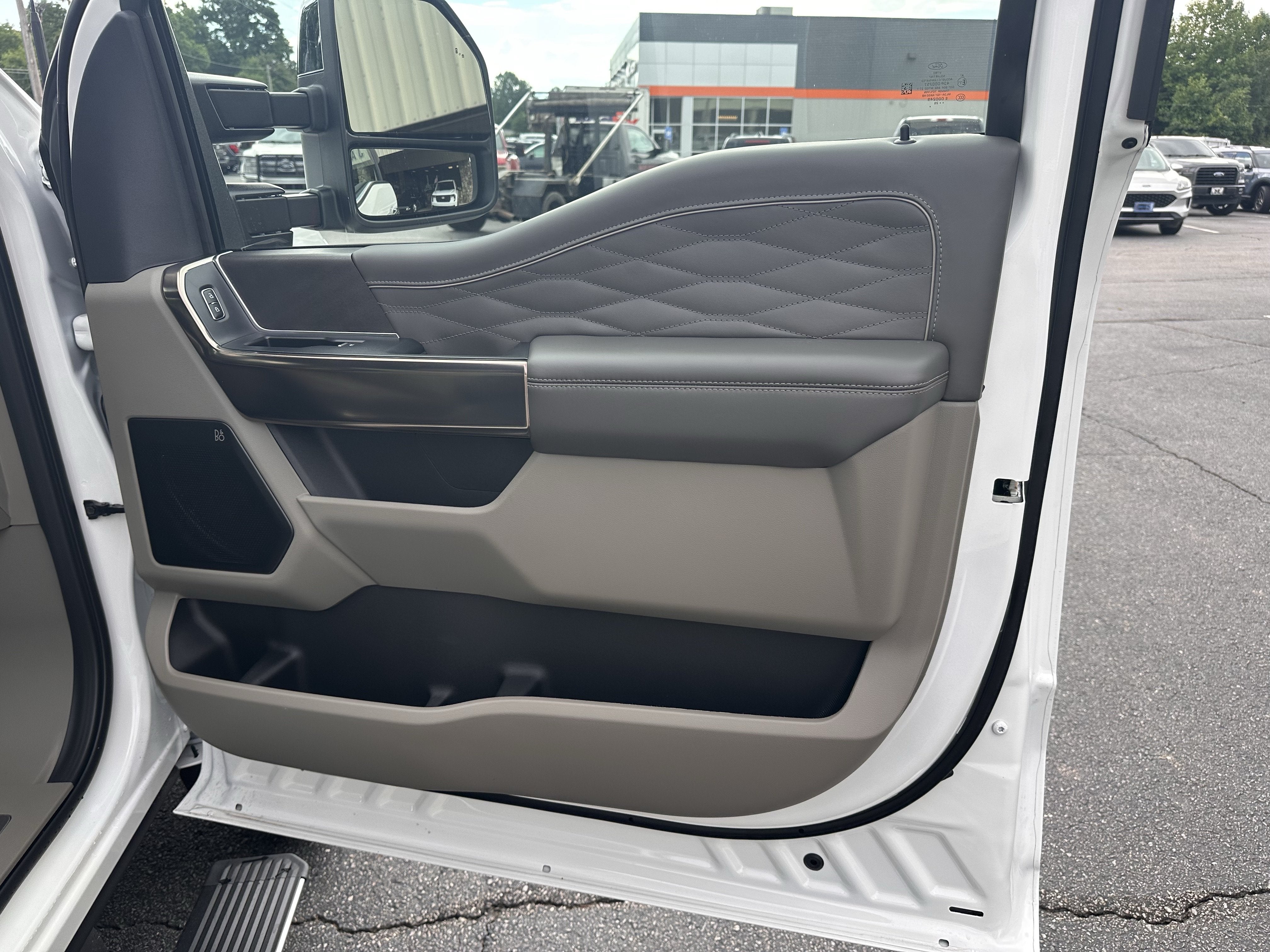 2026 Ford Super Duty F-350 SRW Platinum