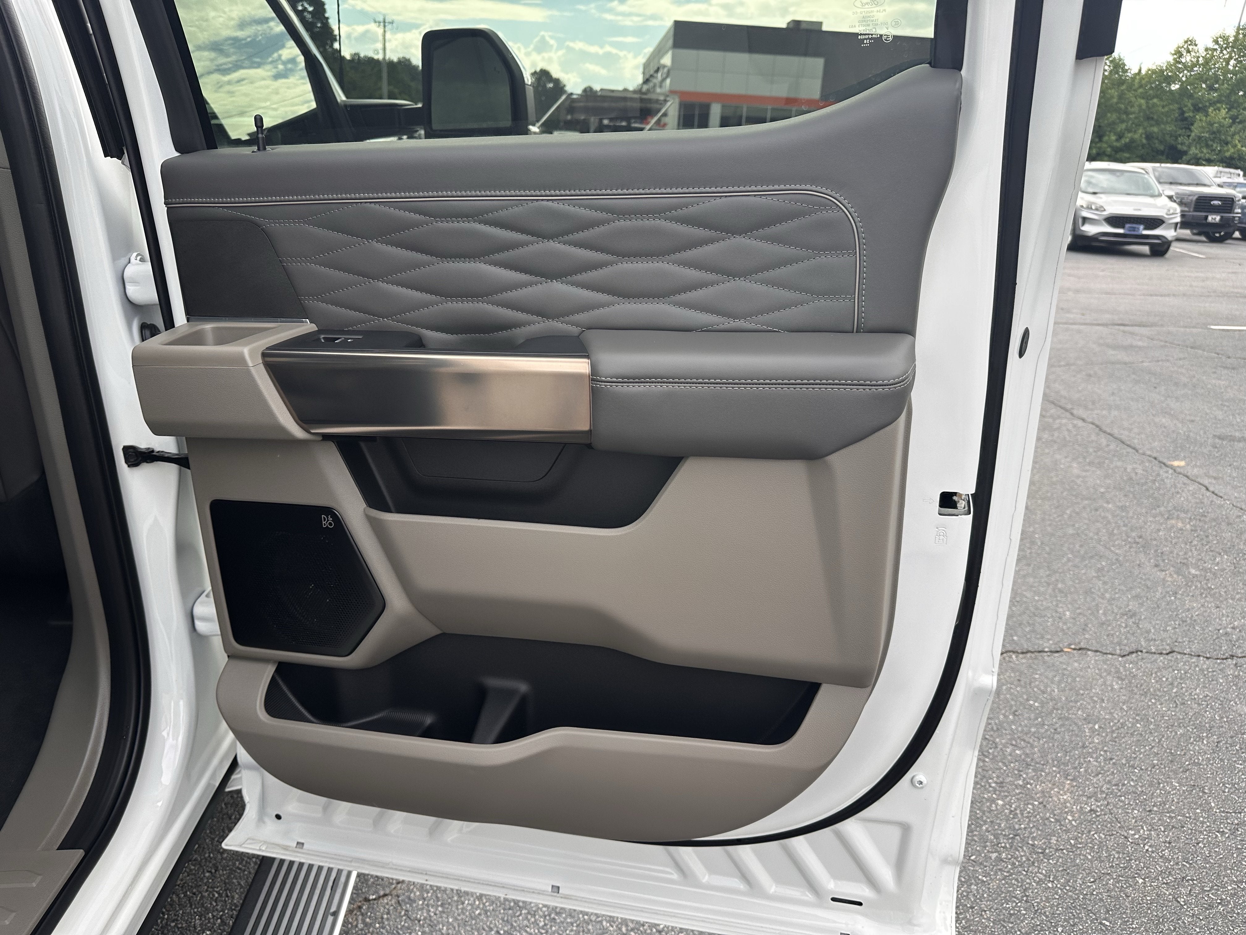 2026 Ford Super Duty F-350 SRW Platinum