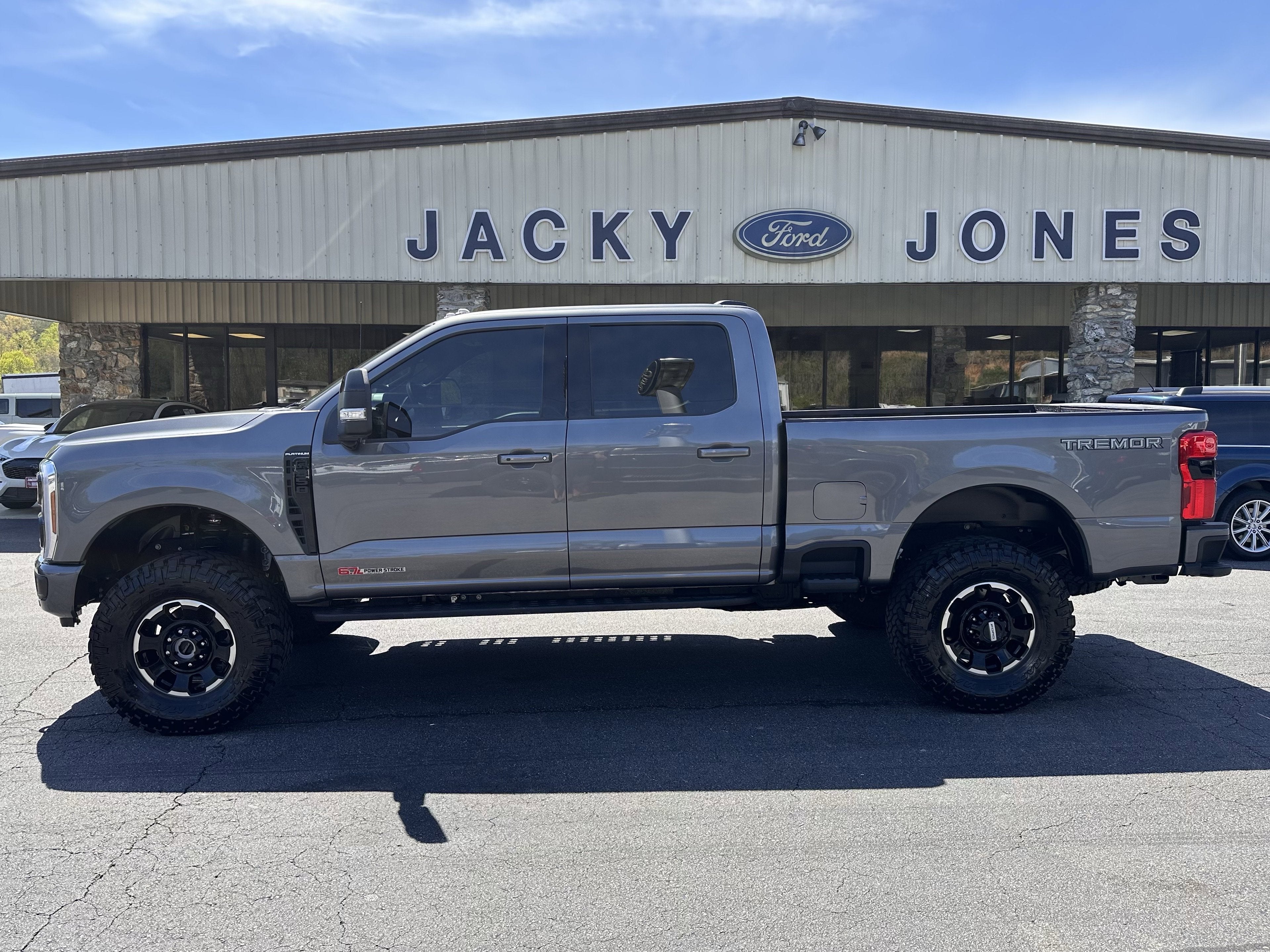 2025 Ford Super Duty F-350 SRW Platinum
