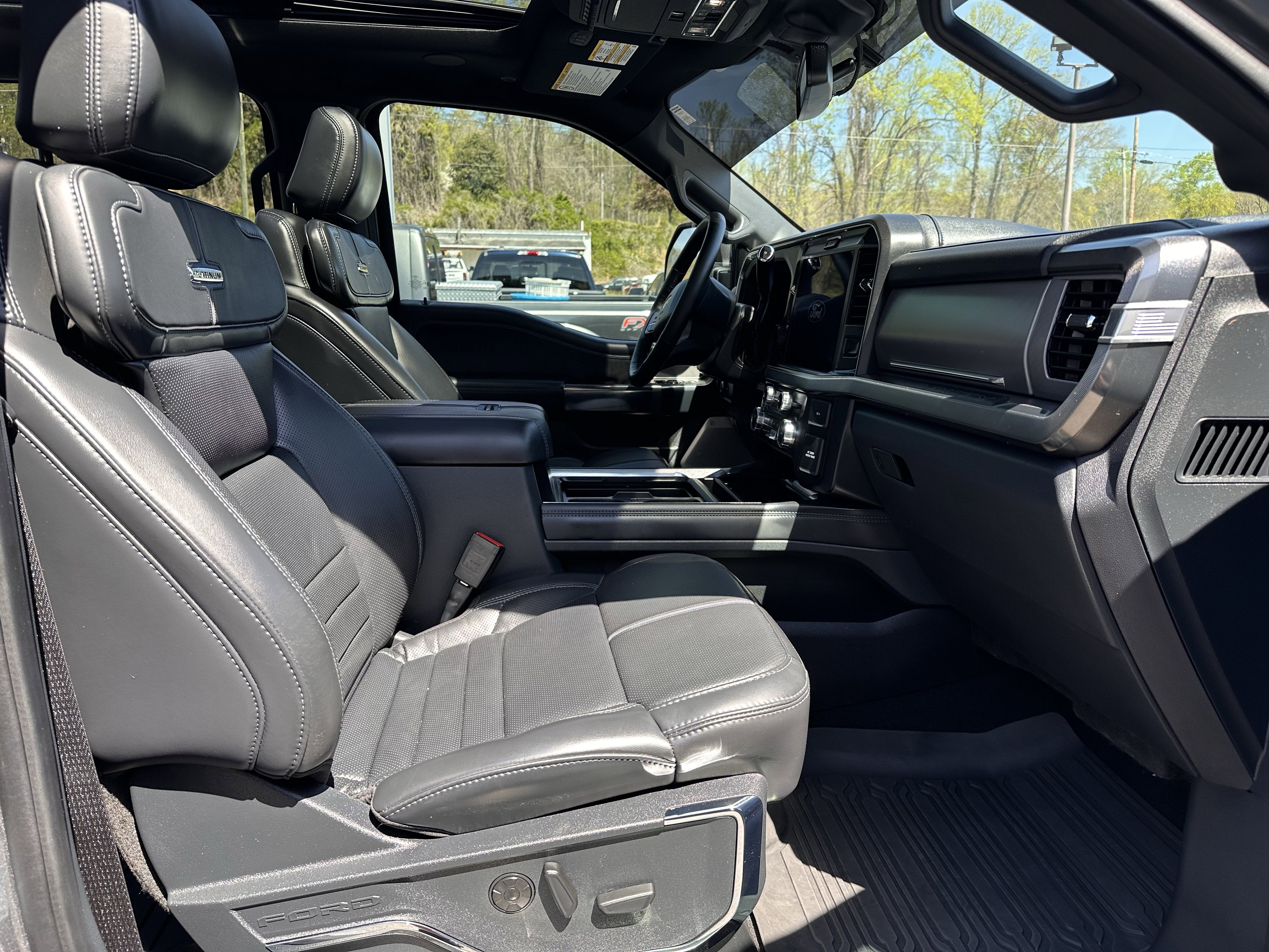 2025 Ford Super Duty F-350 SRW Platinum