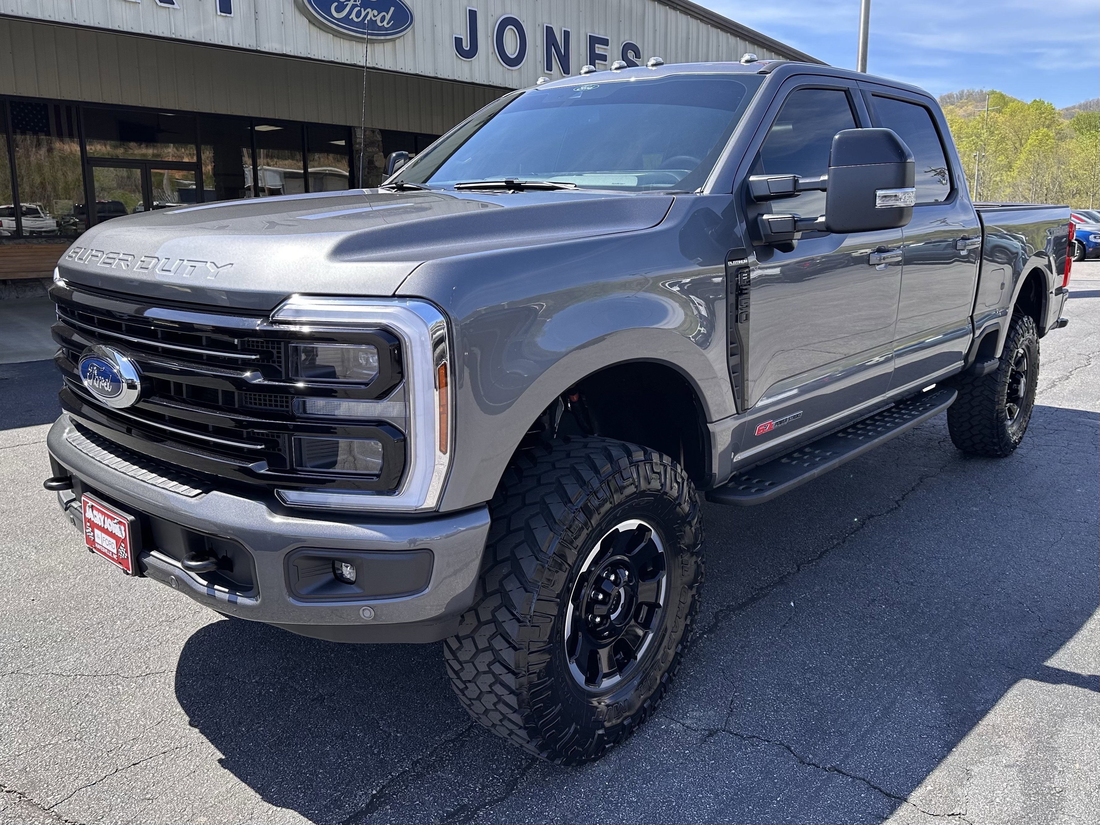 2025 Ford Super Duty F-350 SRW Platinum