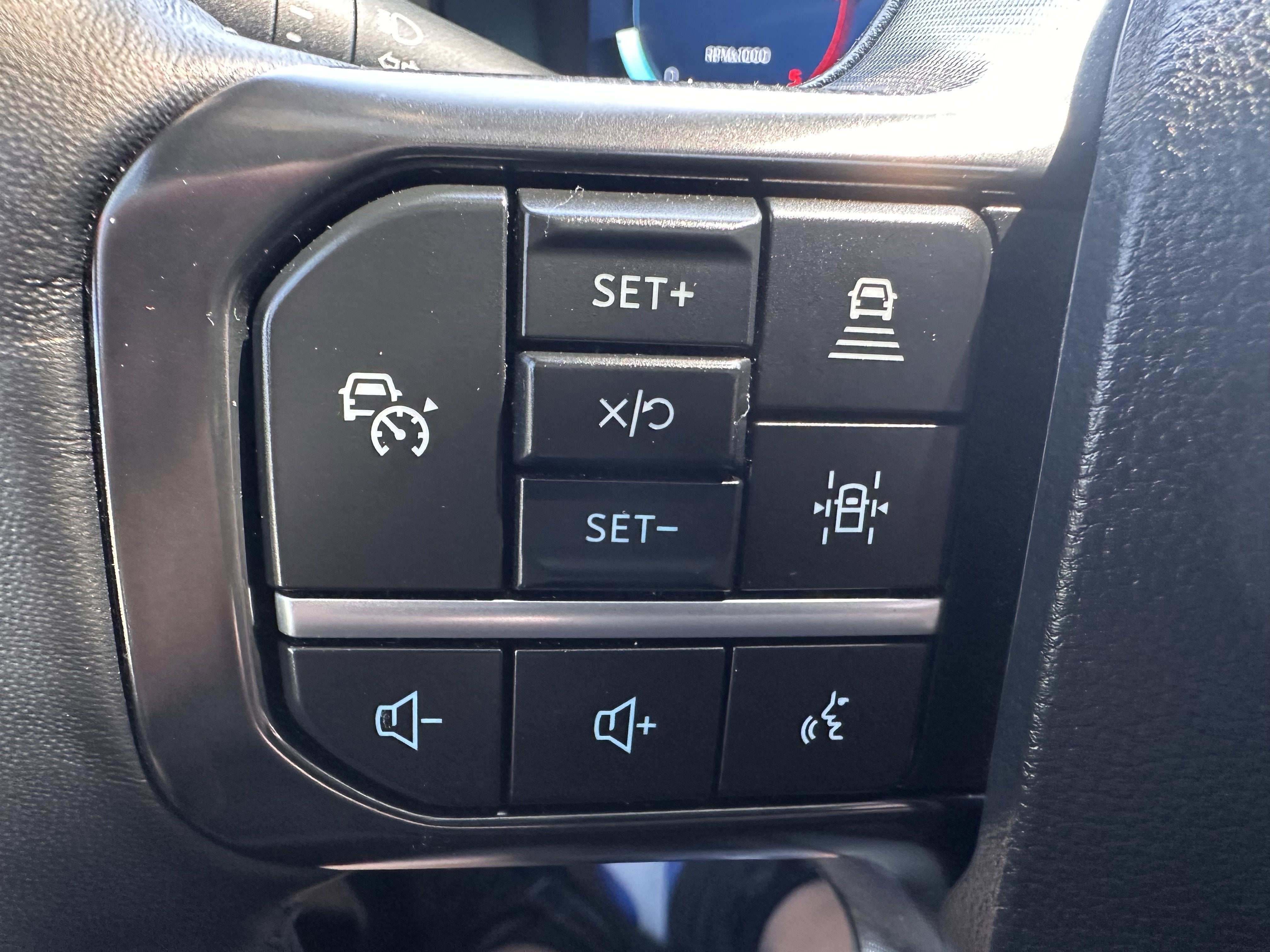 2025 Ford Super Duty F-350 SRW Platinum