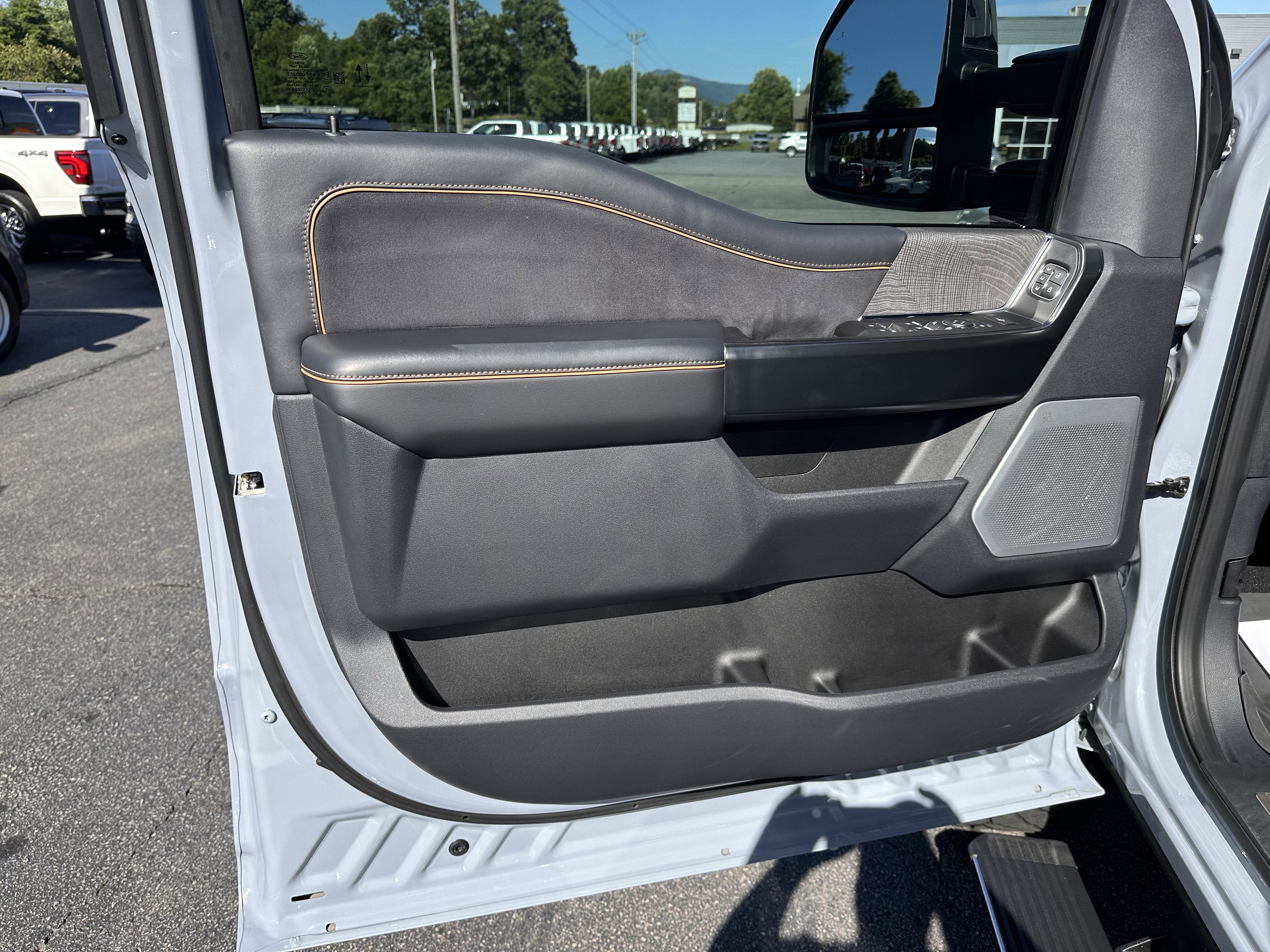 2024 Ford Super Duty F-350 SRW Platinum