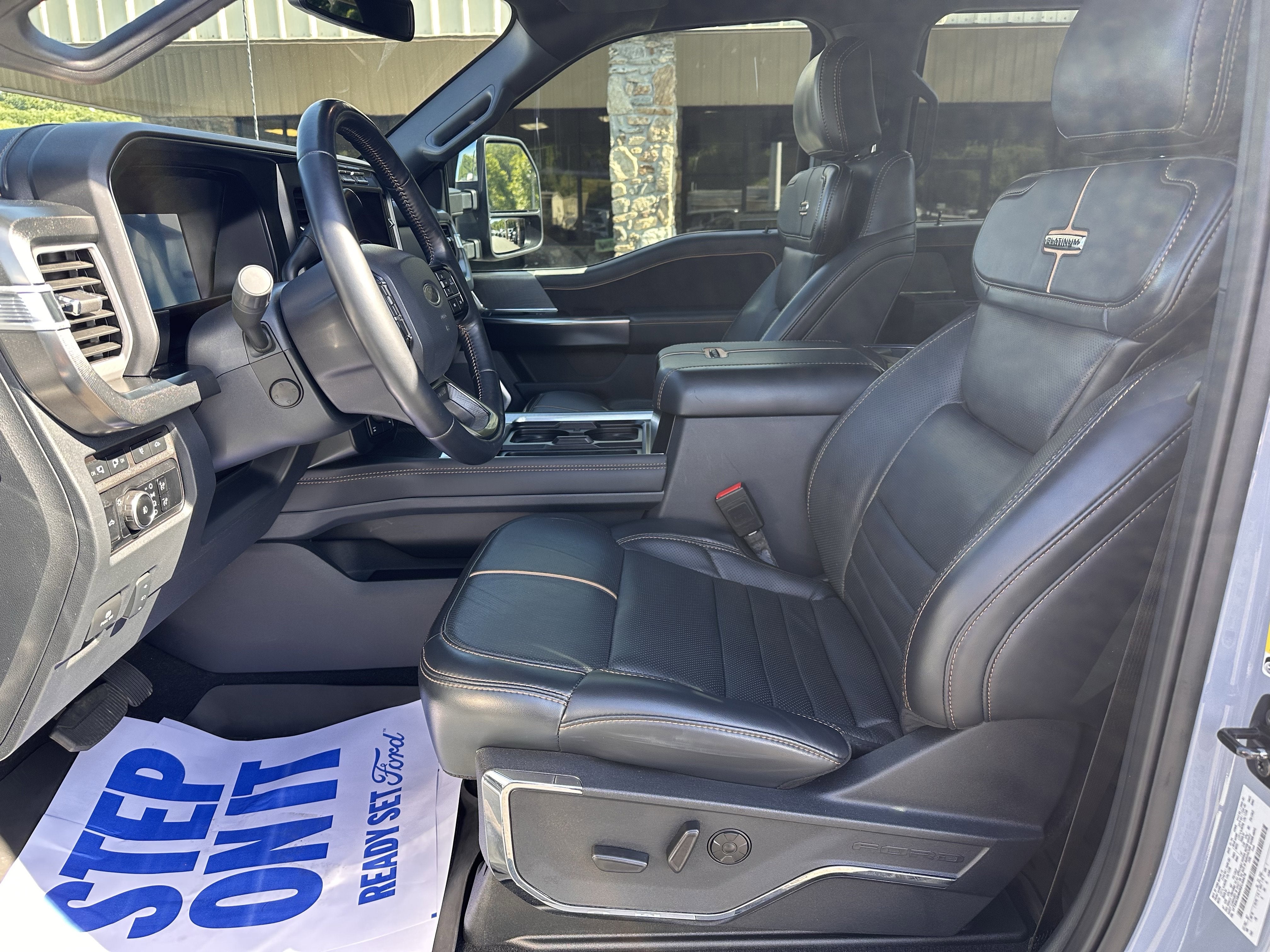 2024 Ford Super Duty F-350 SRW Platinum