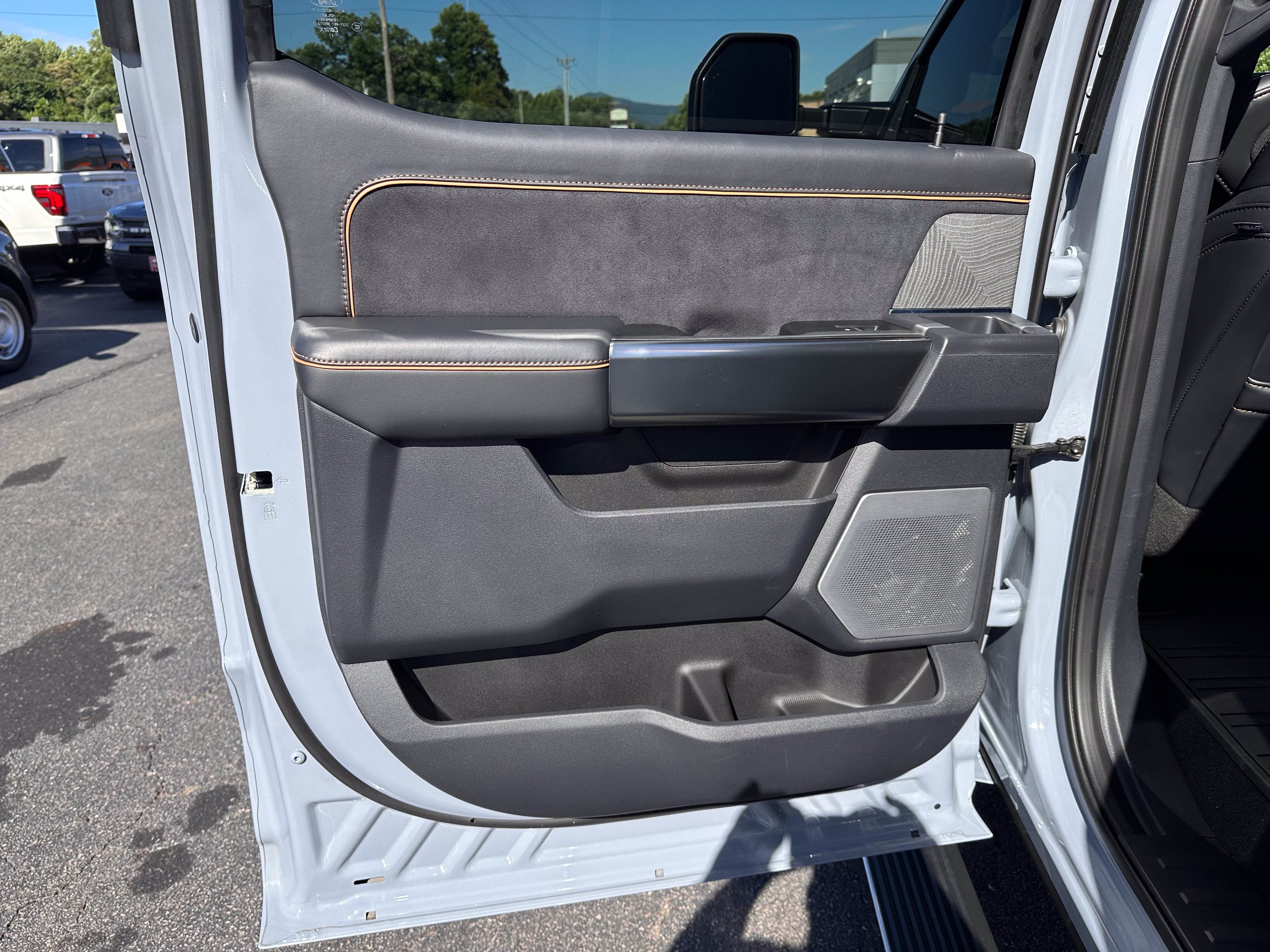 2024 Ford Super Duty F-350 SRW Platinum