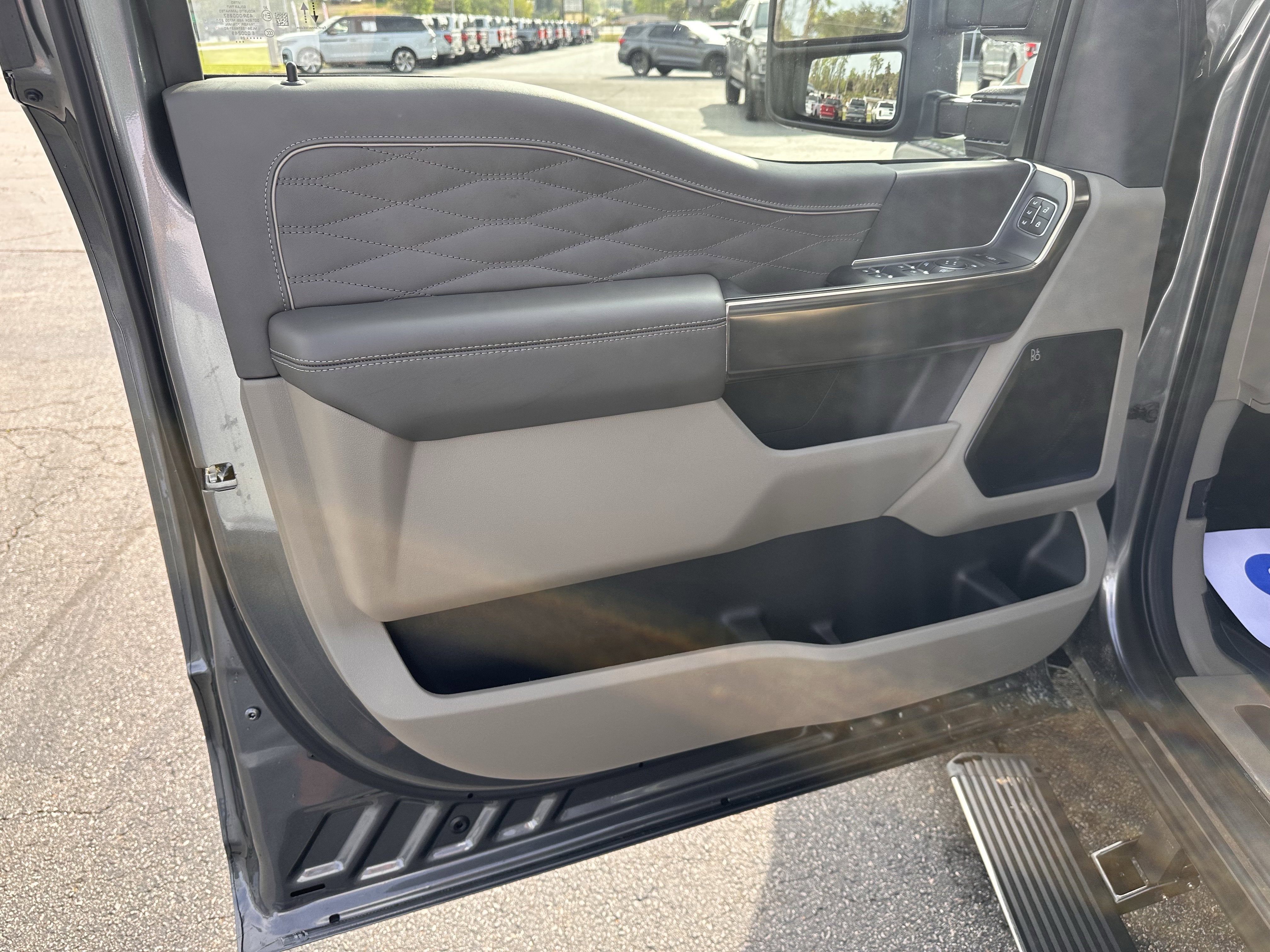 2026 Ford Super Duty F-350 SRW Platinum