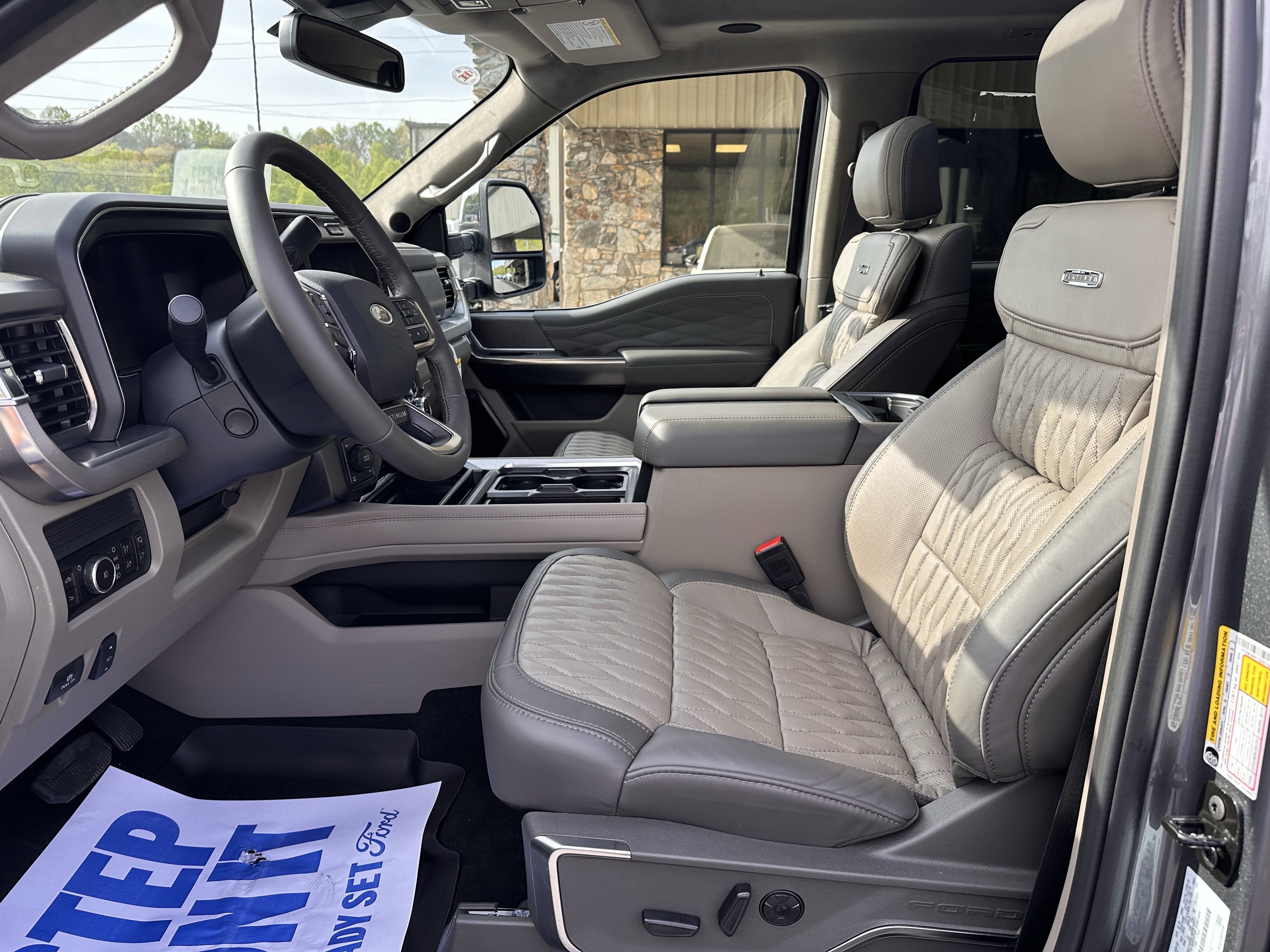 2026 Ford Super Duty F-350 SRW Platinum